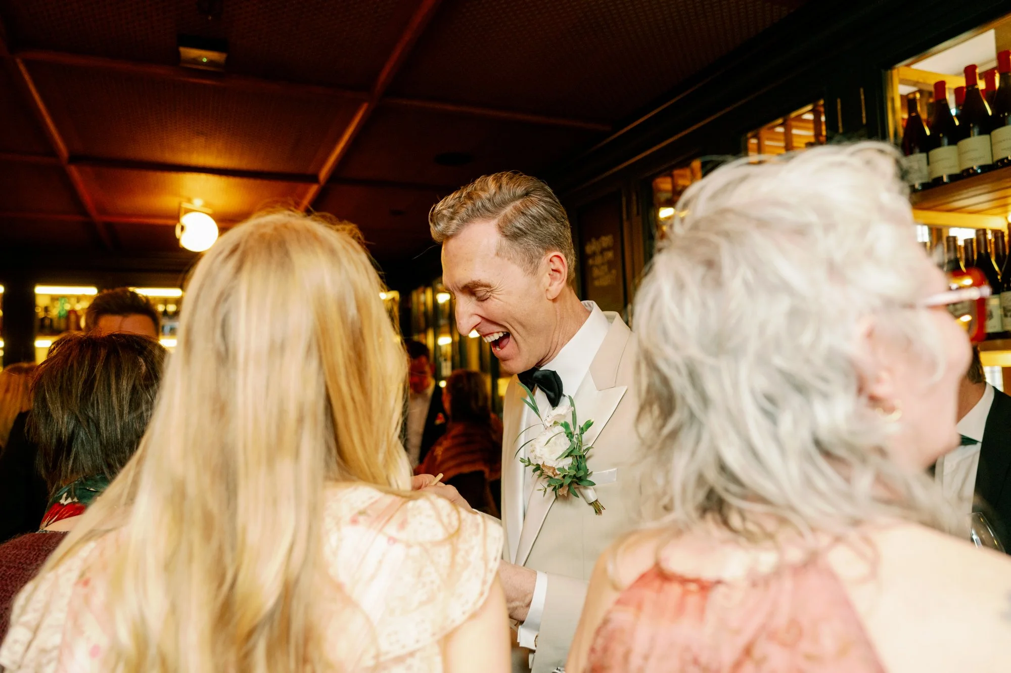 TinaRekdal_Bryllupsfotografering_NedreFossGaard_Rådhuset (160).JPG