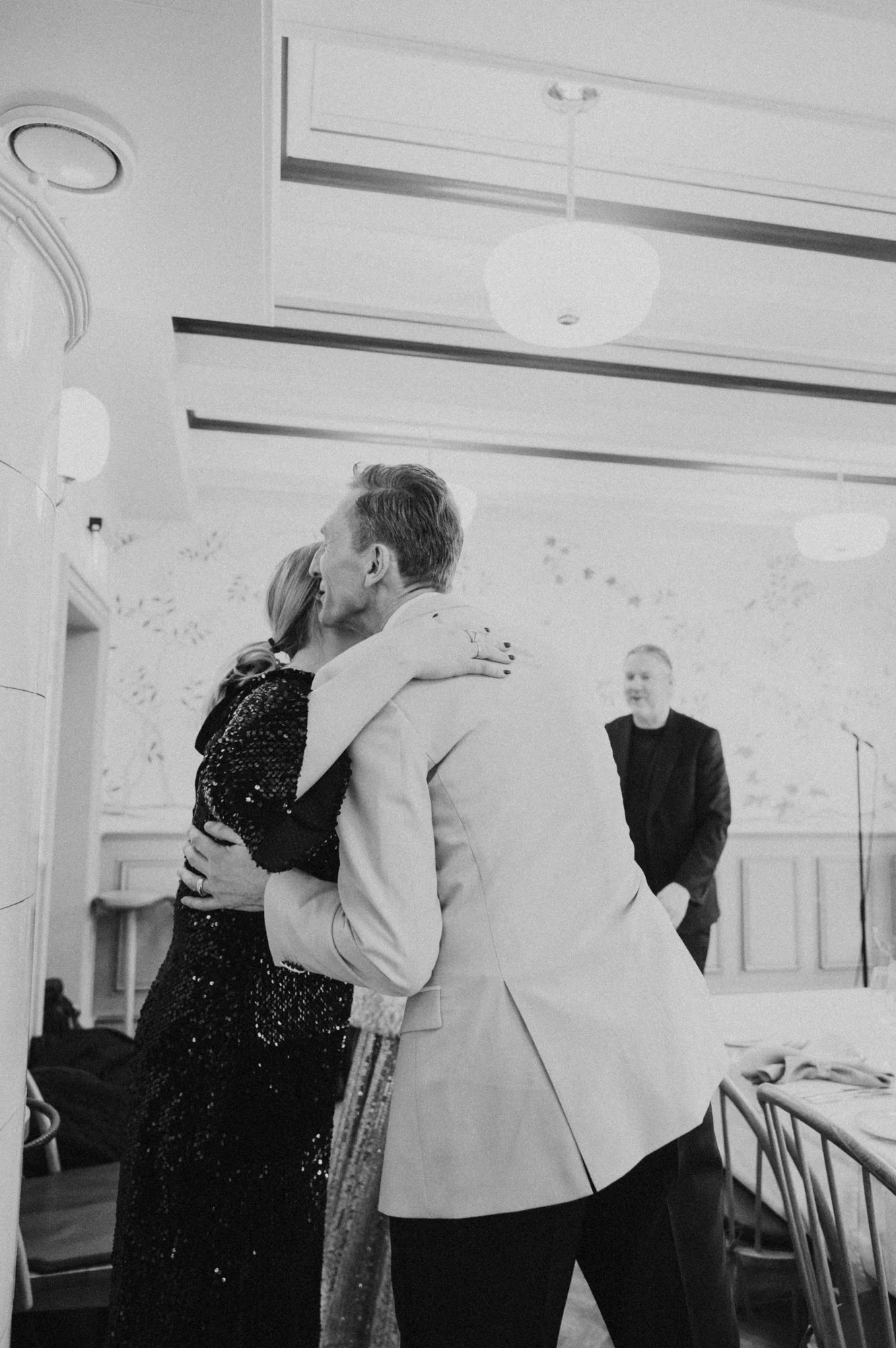 TinaRekdal_Bryllupsfotografering_NedreFossGaard_Rådhuset (164).JPG