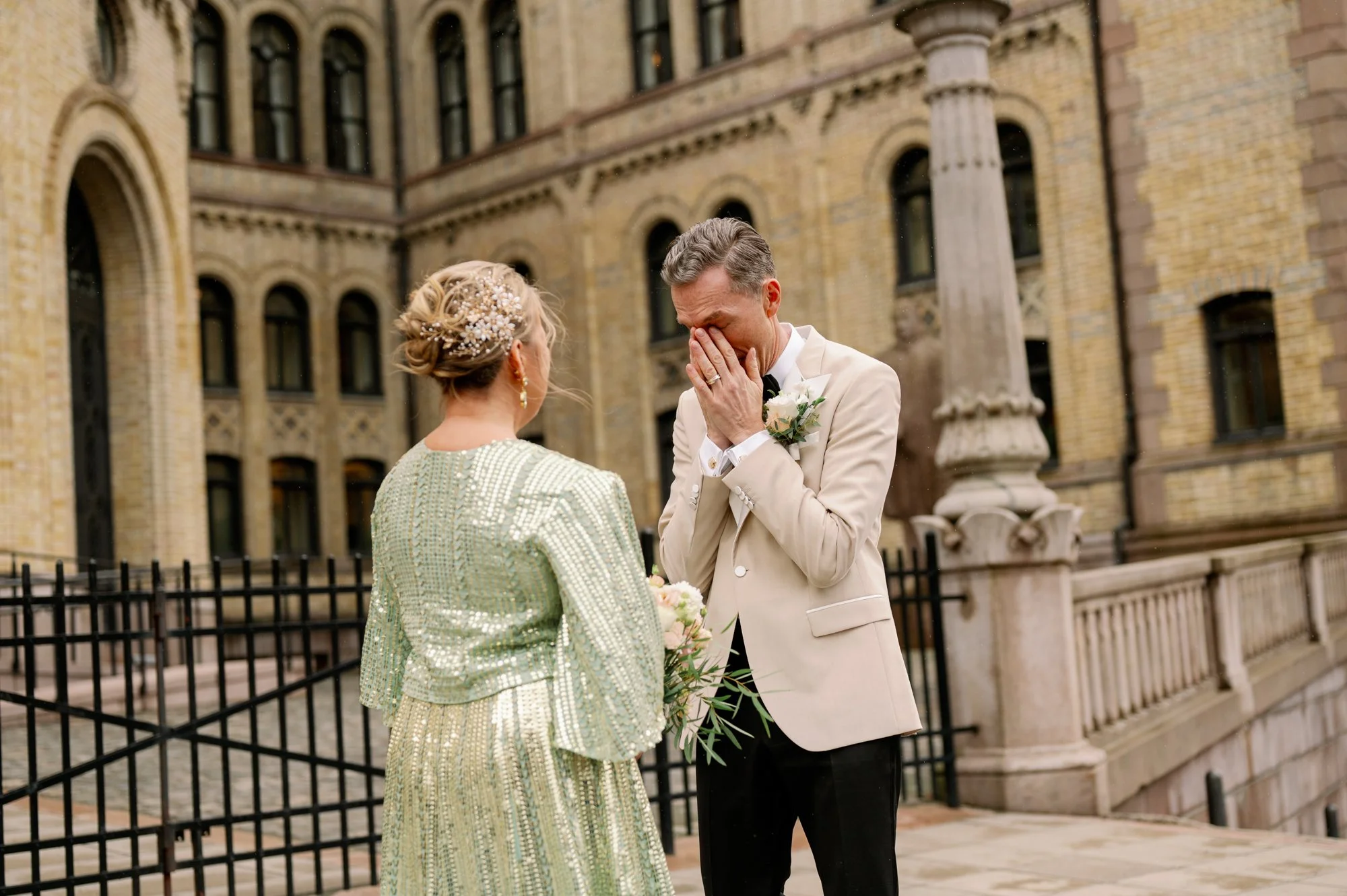 TinaRekdal_Bryllupsfotografering_NedreFossGaard_Rådhuset (40).JPG