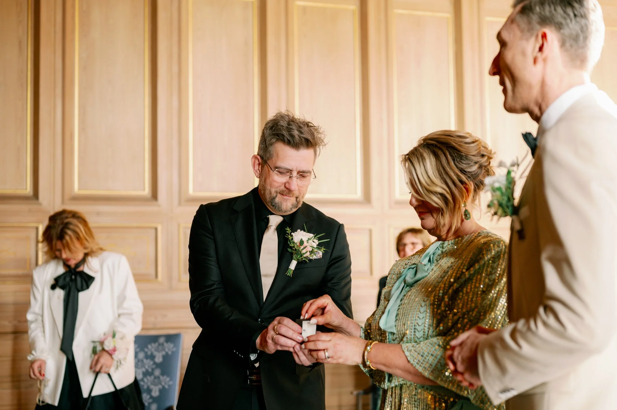 TinaRekdal_Bryllupsfotografering_NedreFossGaard_Rådhuset (74).JPG