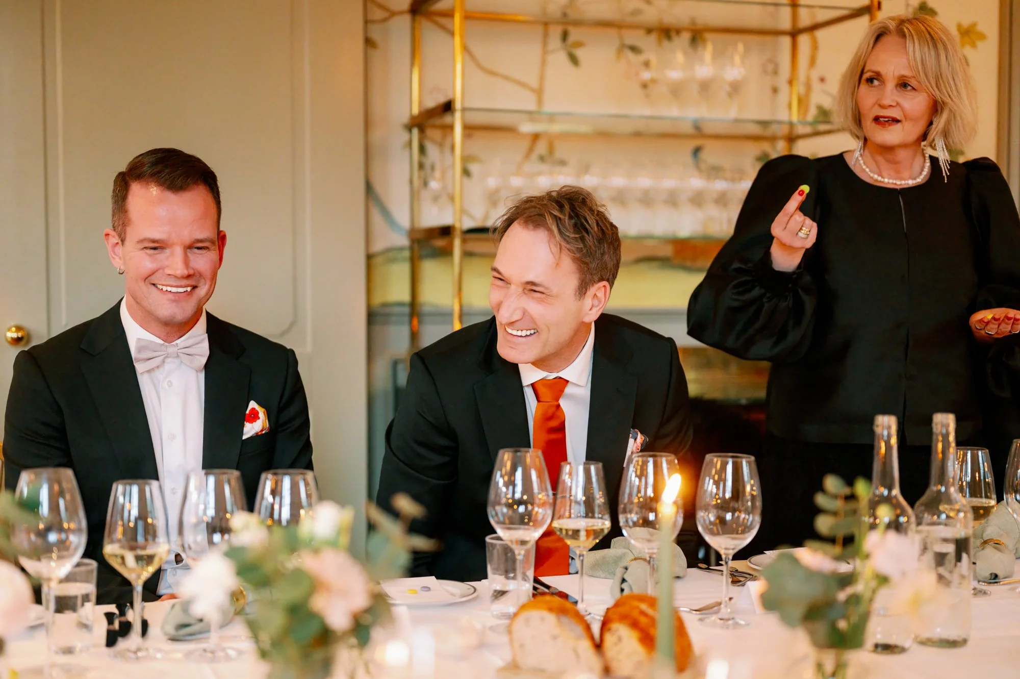 TinaRekdal_Bryllupsfotografering_NedreFossGaard_Rådhuset (203).JPG