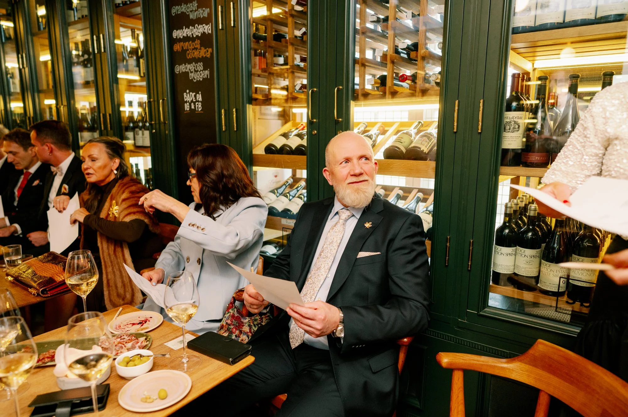 TinaRekdal_Bryllupsfotografering_NedreFossGaard_Rådhuset (156).JPG