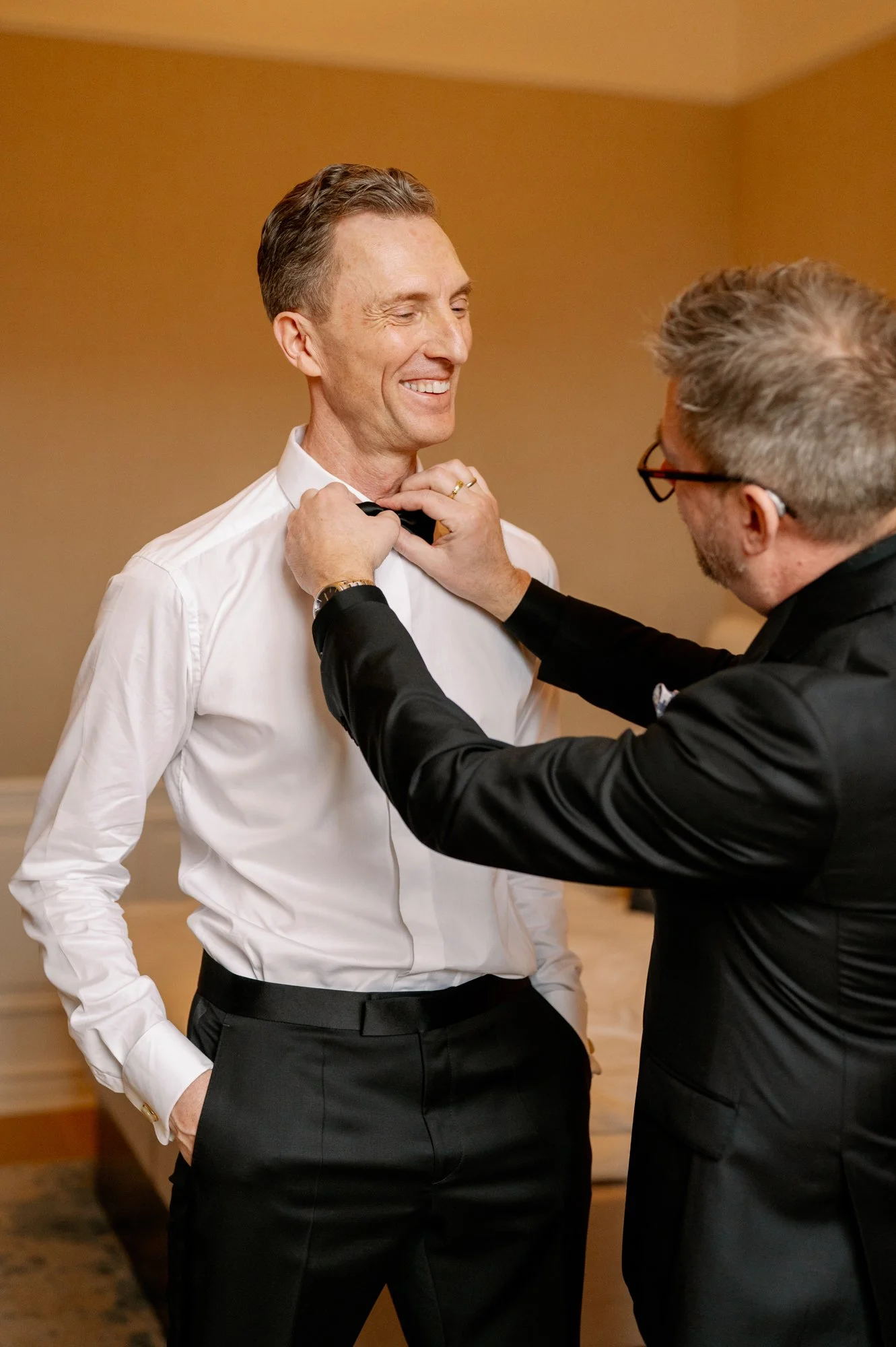 TinaRekdal_Bryllupsfotografering_NedreFossGaard_Rådhuset (6).JPG