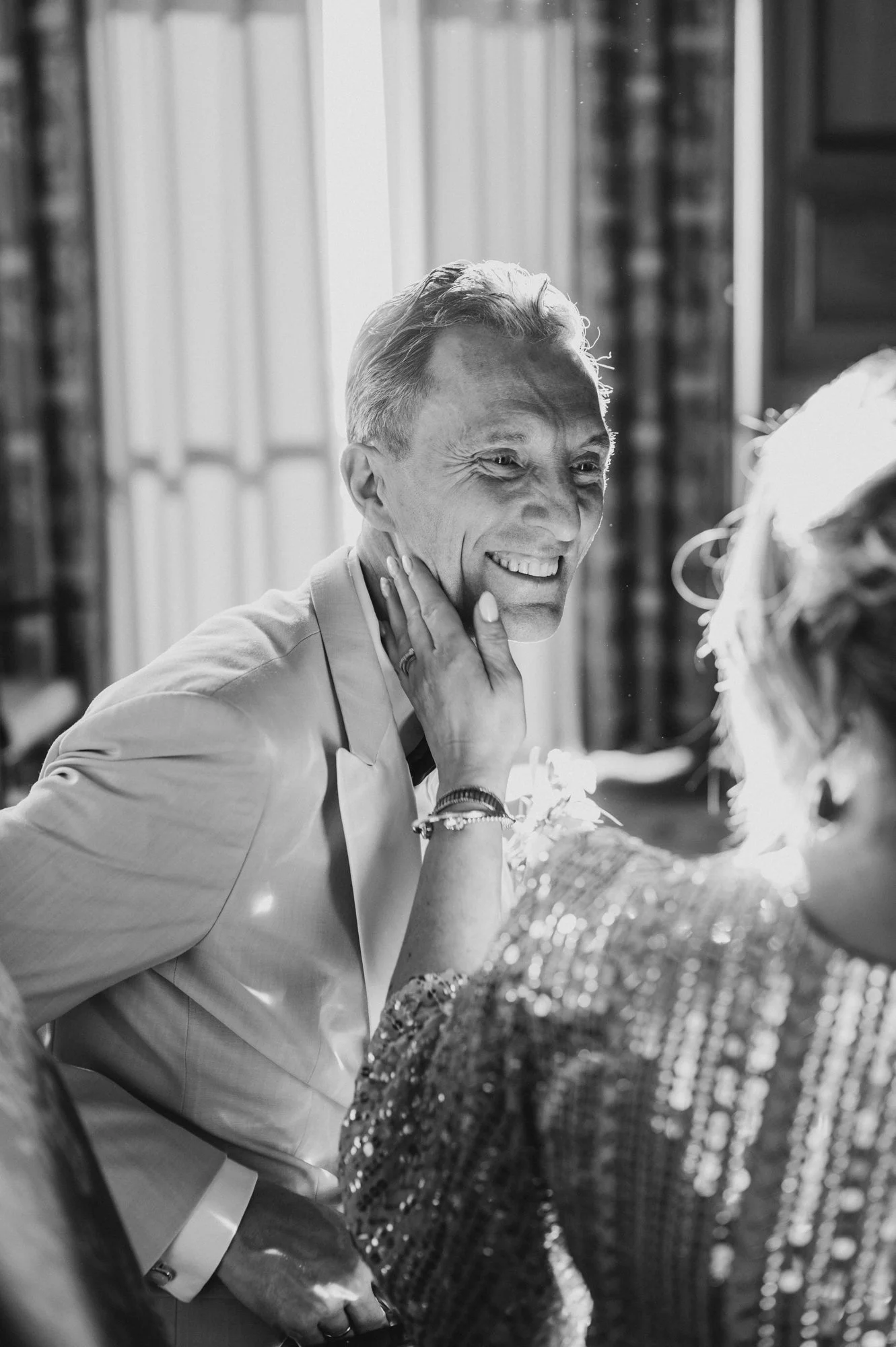 TinaRekdal_Bryllupsfotografering_NedreFossGaard_Rådhuset (88).JPG