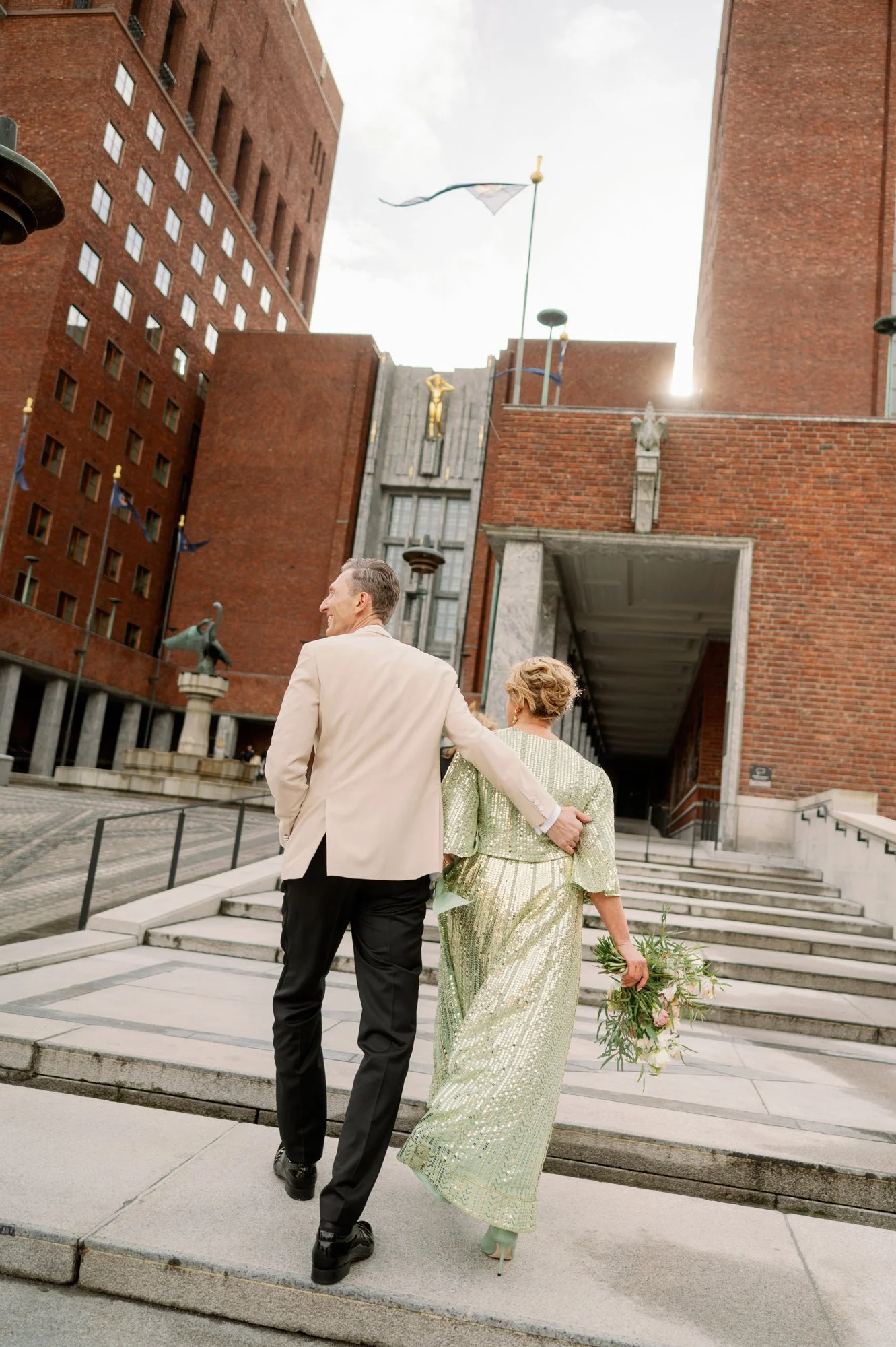 TinaRekdal_Bryllupsfotografering_NedreFossGaard_Rådhuset (56).JPG