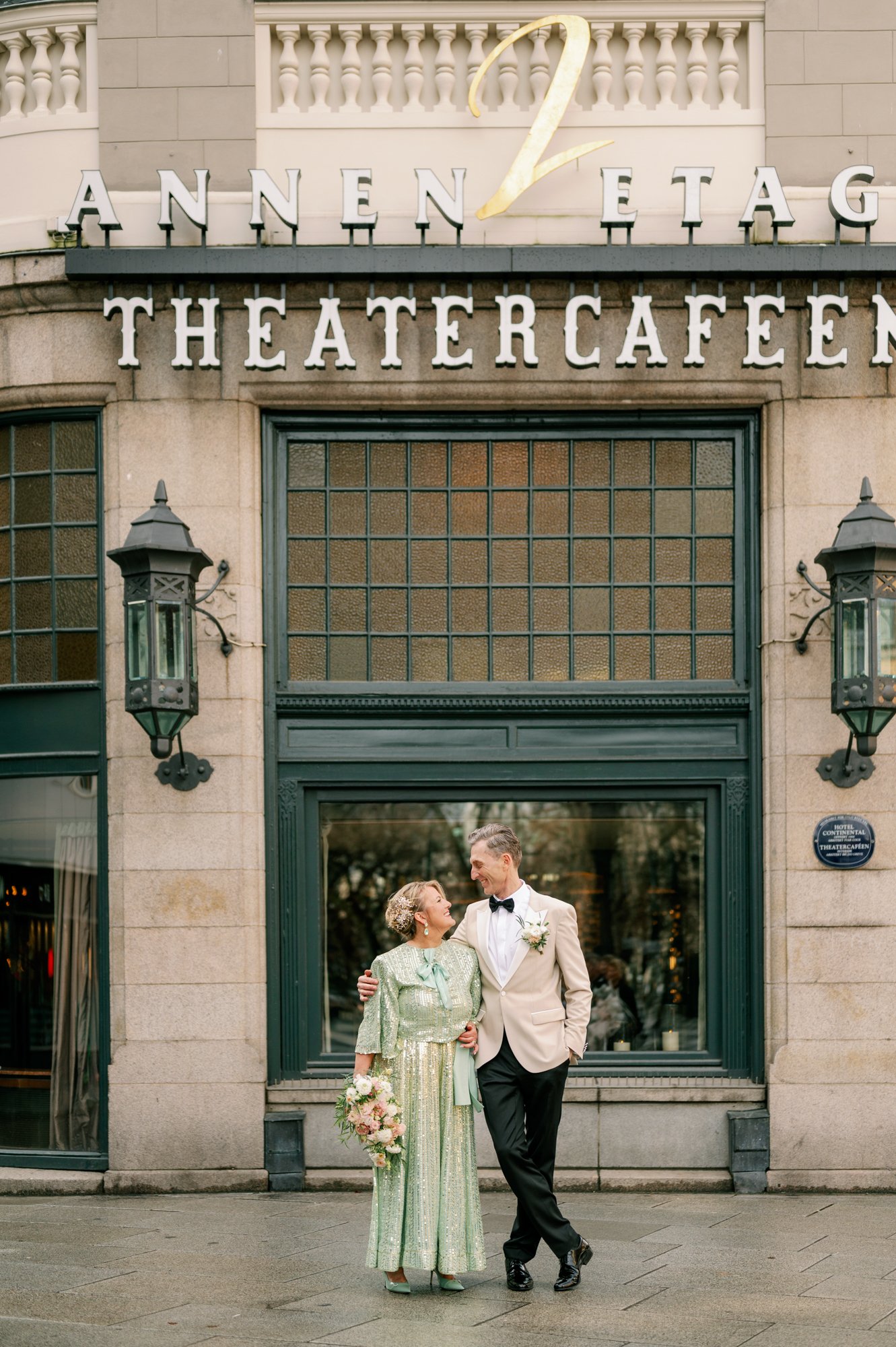 TinaRekdal_Bryllupsfotografering_NedreFossGaard_Rådhuset (51).JPG