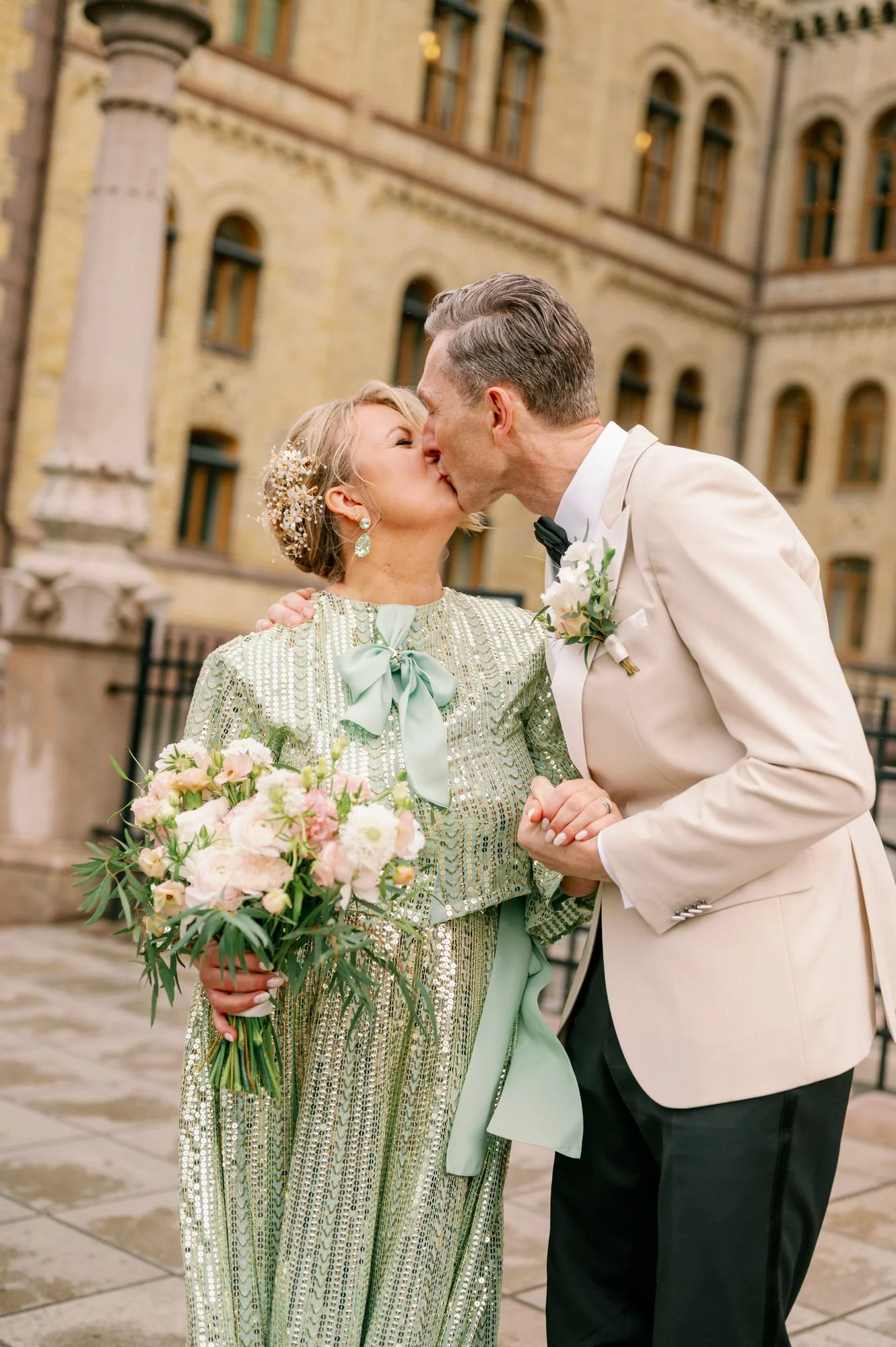 TinaRekdal_Bryllupsfotografering_NedreFossGaard_Rådhuset (43).JPG