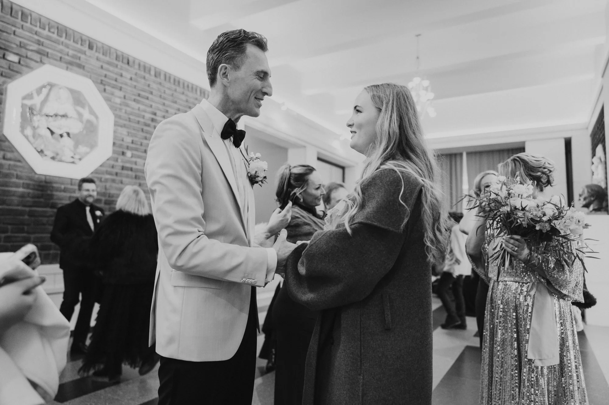 TinaRekdal_Bryllupsfotografering_NedreFossGaard_Rådhuset (61).JPG