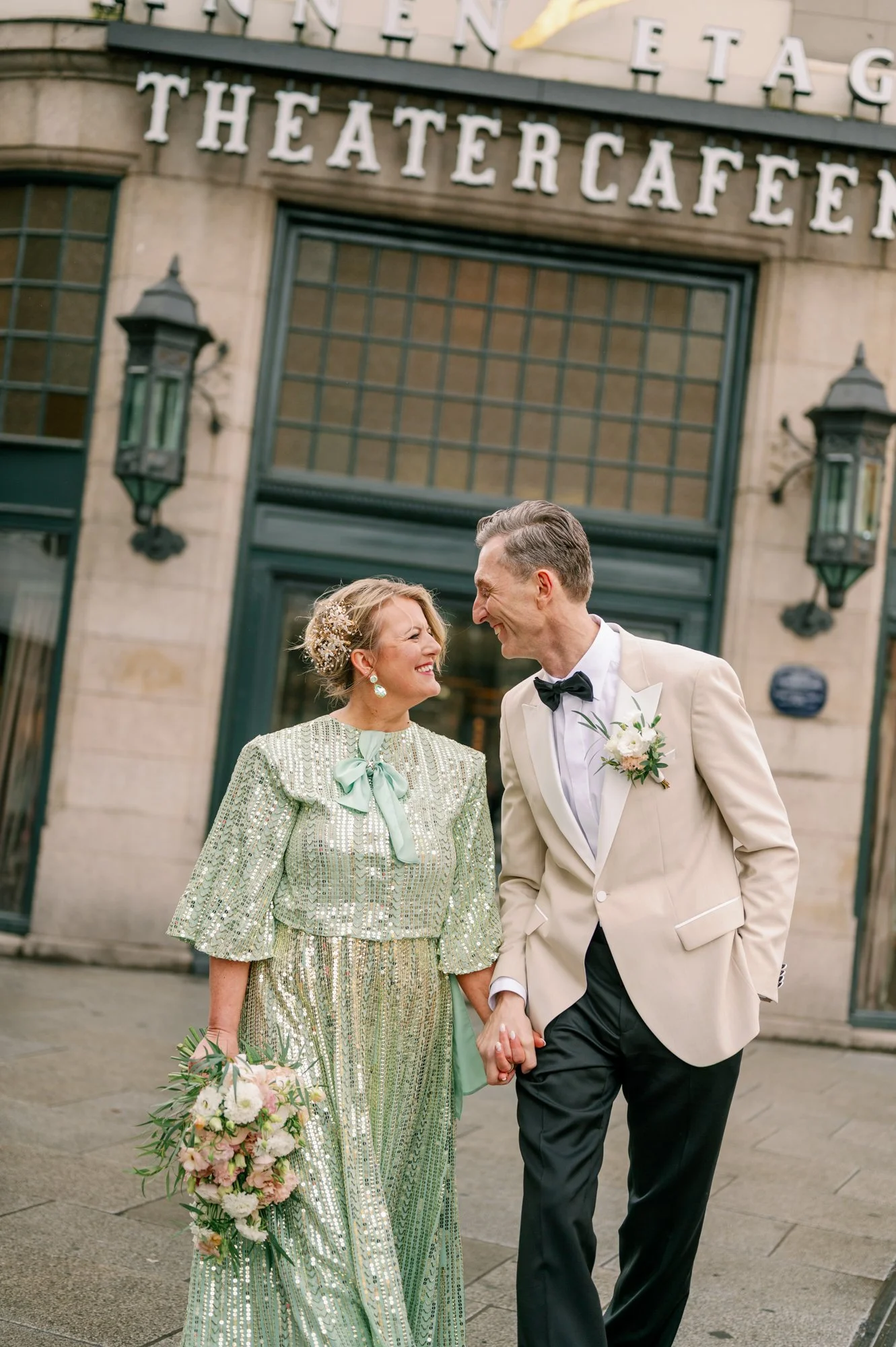 TinaRekdal_Bryllupsfotografering_NedreFossGaard_Rådhuset (52).JPG