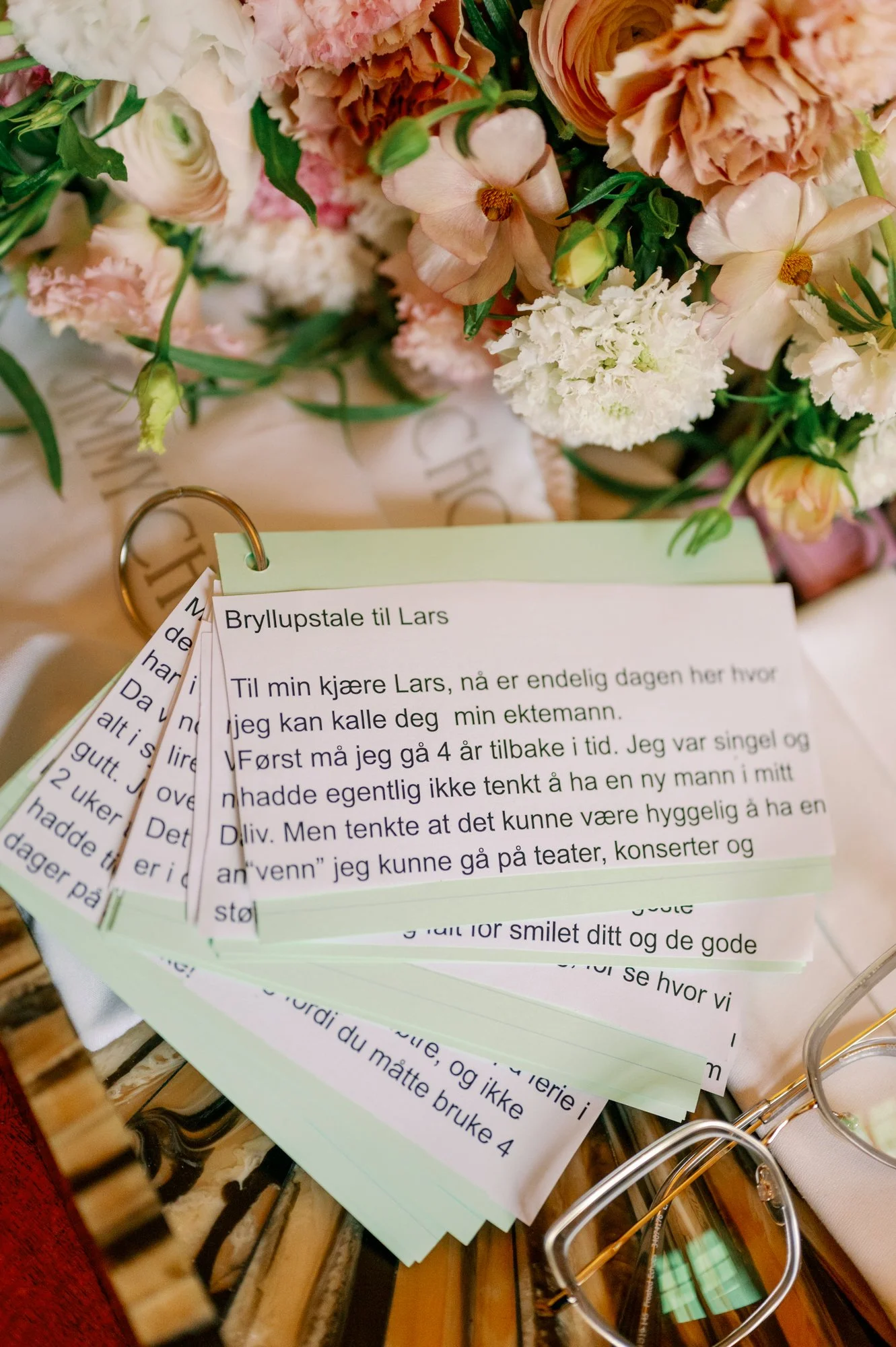 TinaRekdal_Bryllupsfotografering_NedreFossGaard_Rådhuset (27).JPG