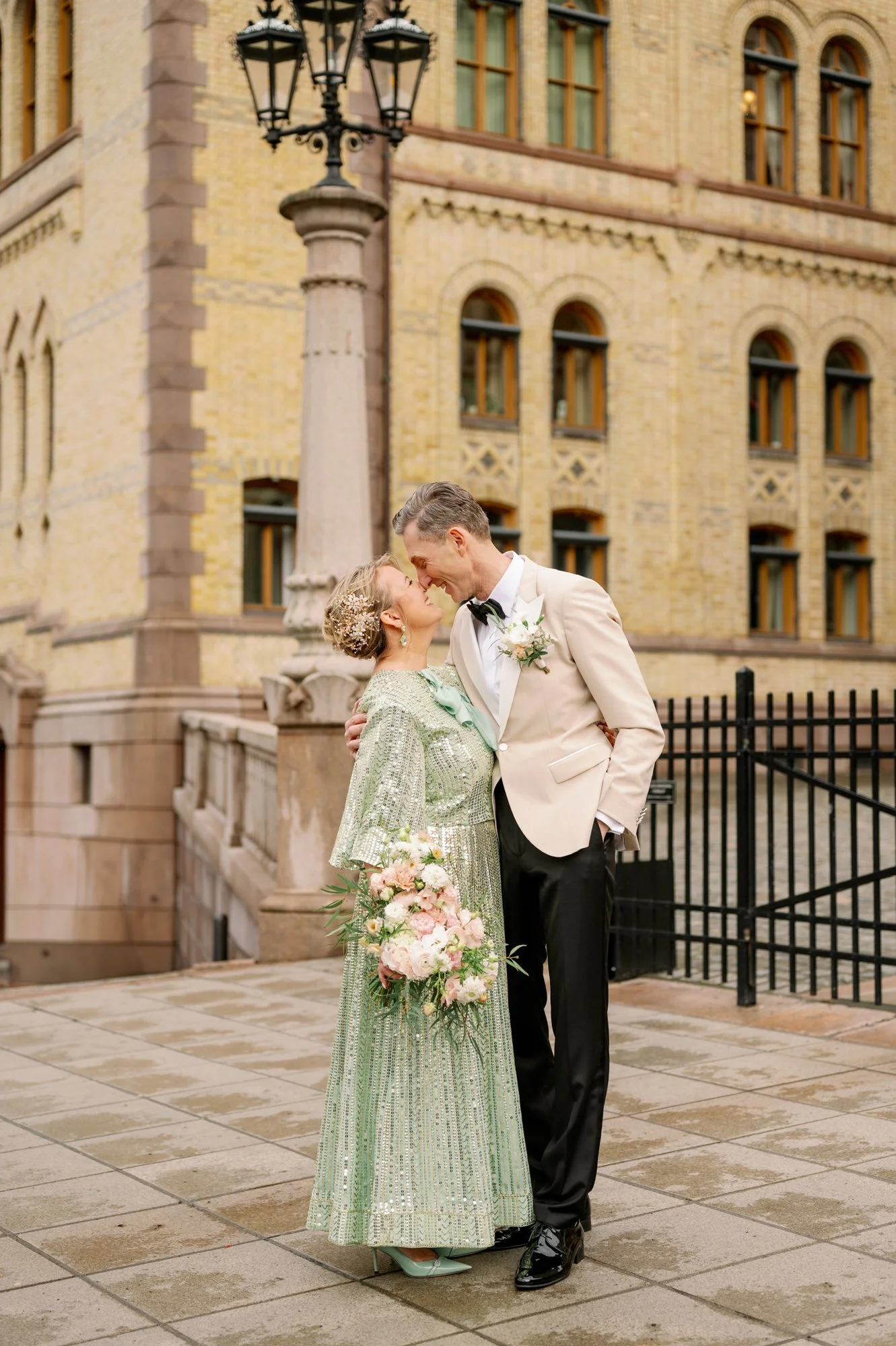 TinaRekdal_Bryllupsfotografering_NedreFossGaard_Rådhuset (46).JPG