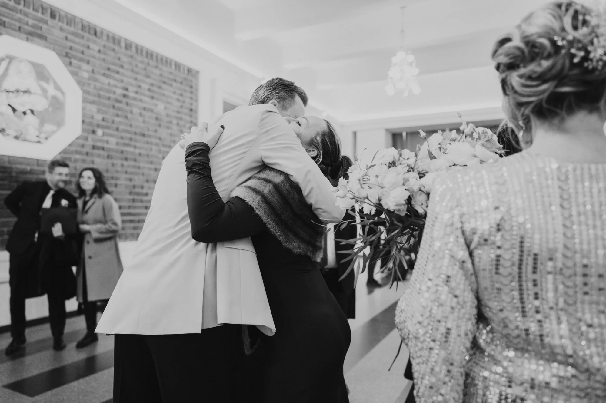 TinaRekdal_Bryllupsfotografering_NedreFossGaard_Rådhuset (59).JPG