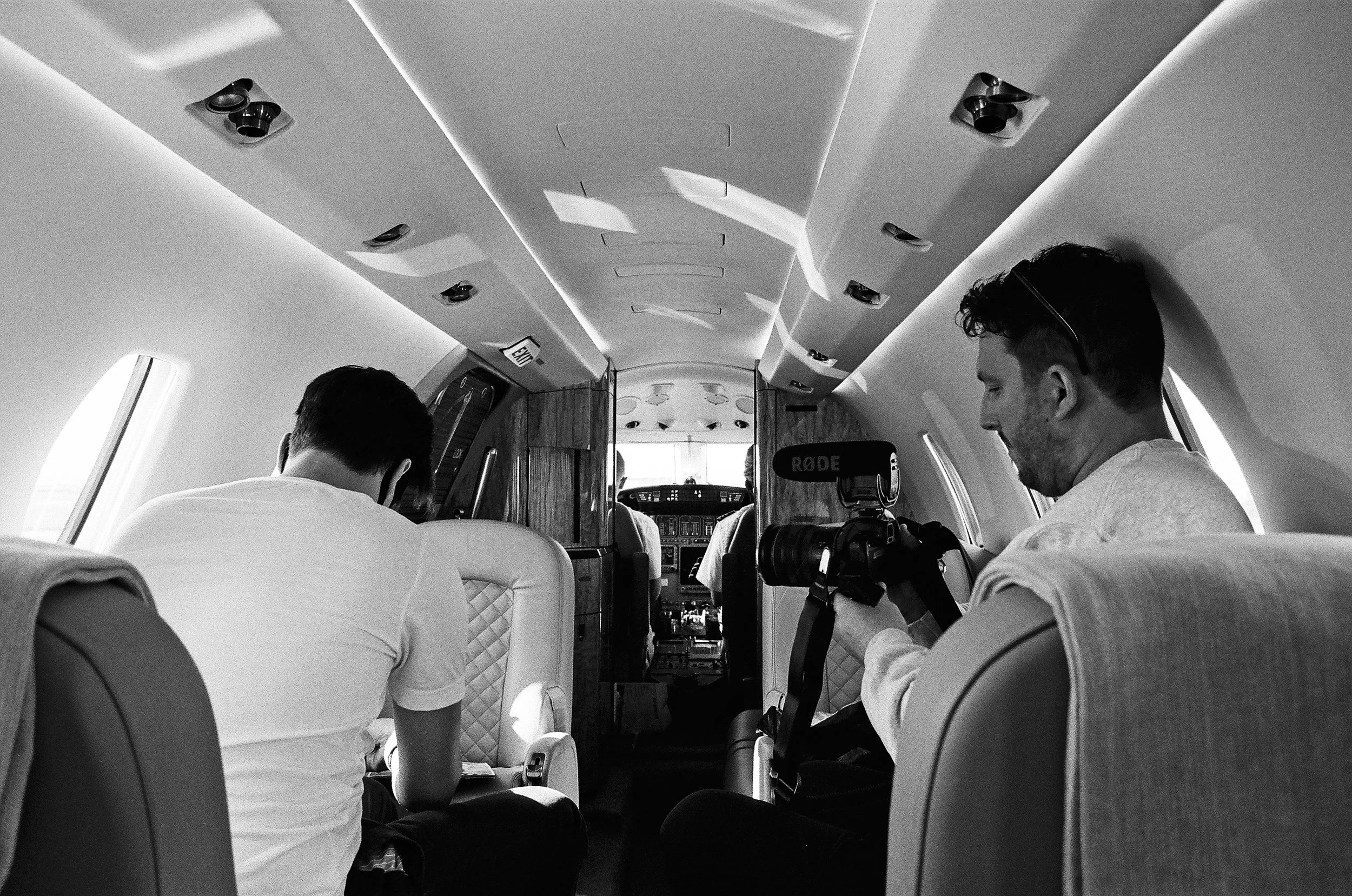 Private Jet ft. Tim & Taylor / Ilford HP5 / 35mm