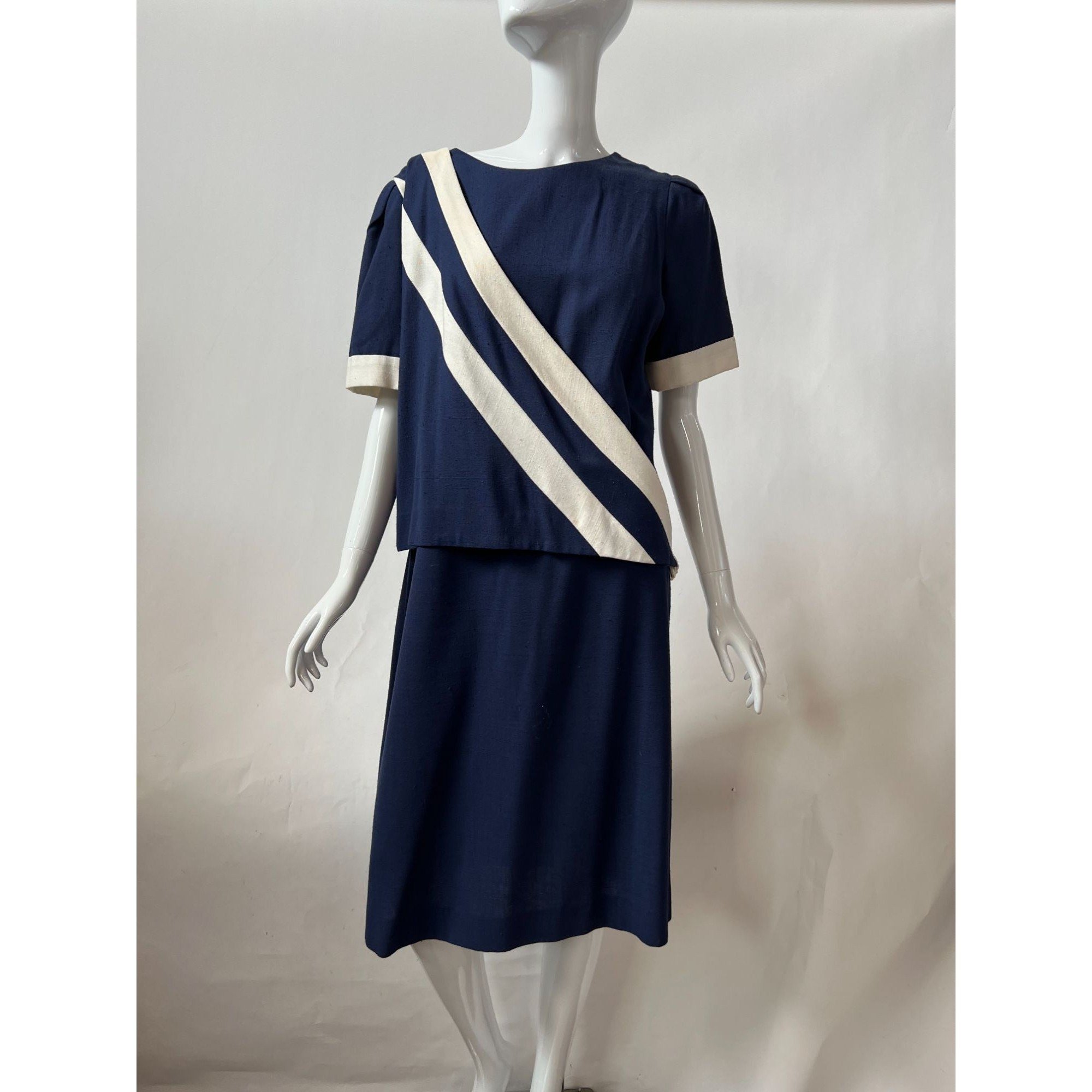 https://i.etsystatic.com/6938080/r/il/bc9c95/4264130185/il_fullxfull.4264130185_74dr.jpg
