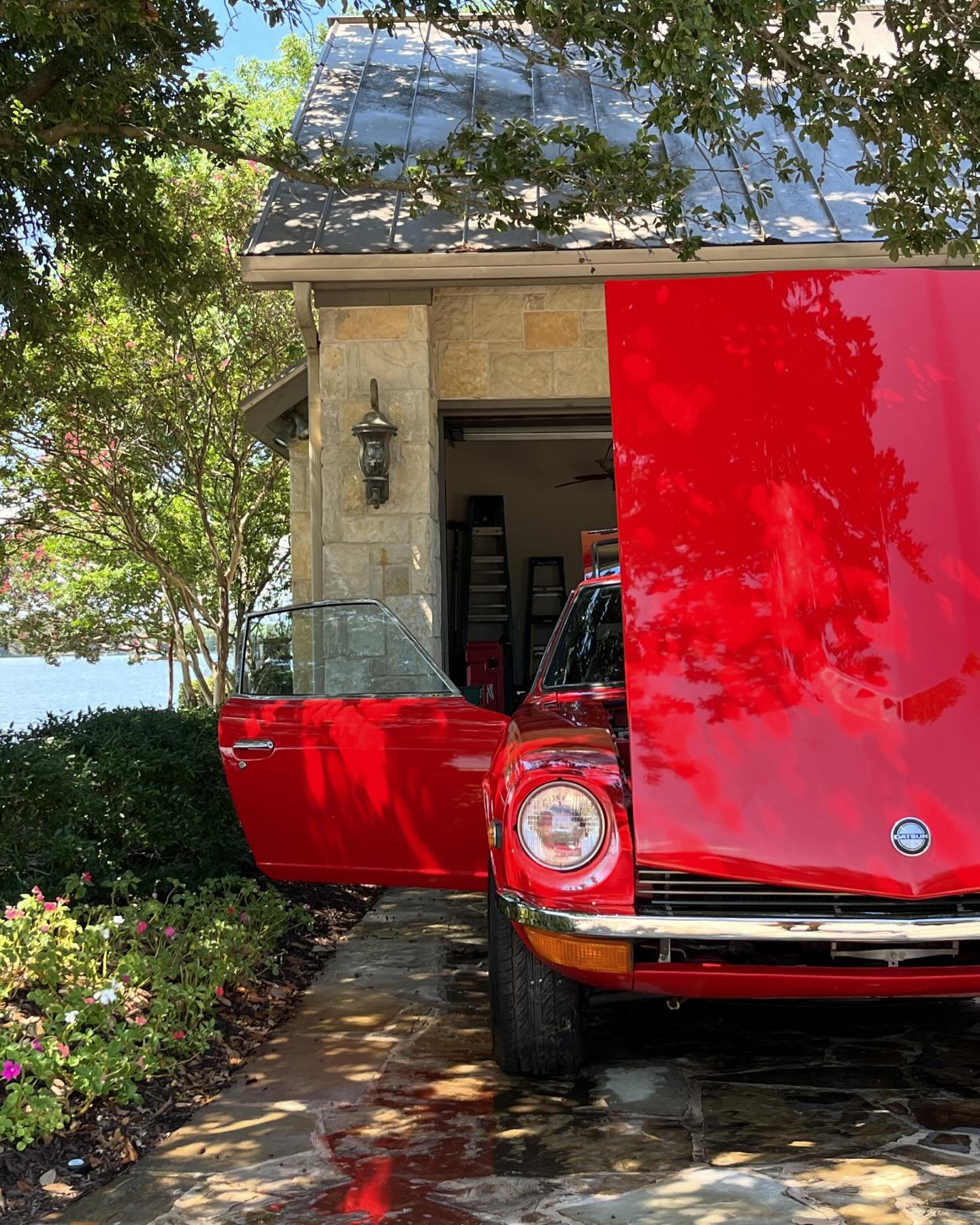 Datsun 240Z – pulled out of the garage to get an exterior detail with a 12 month paint sealant 🚘 look at that warm gloss!