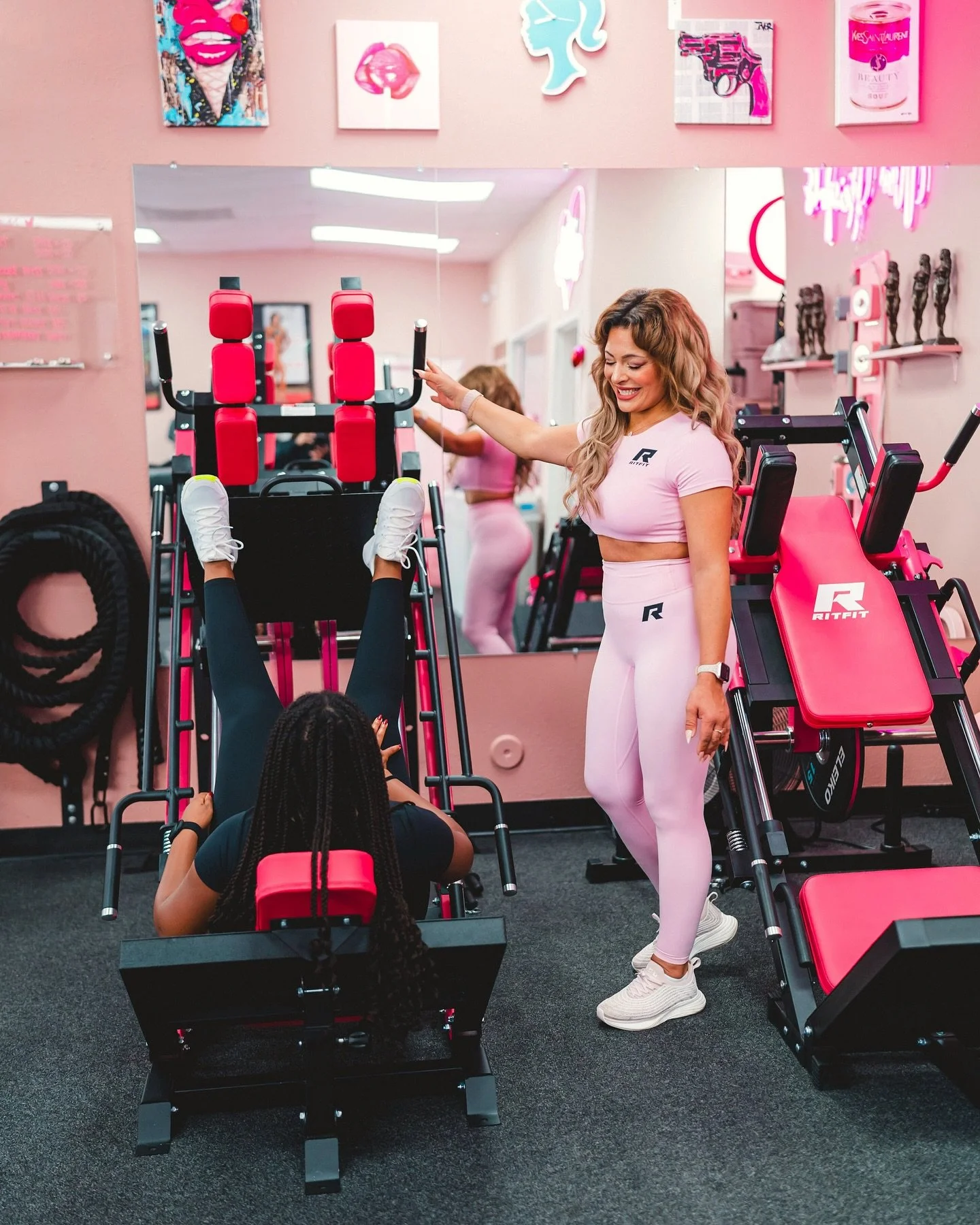 RitFit invited me to photograph their newest 3-in-1 machine, the Gazelle, in action 💖

Being surrounded by strong women in the cutest matching pink gym sets is a great reminder that strength and softness can absolutely go hand in hand 💪🏽✨