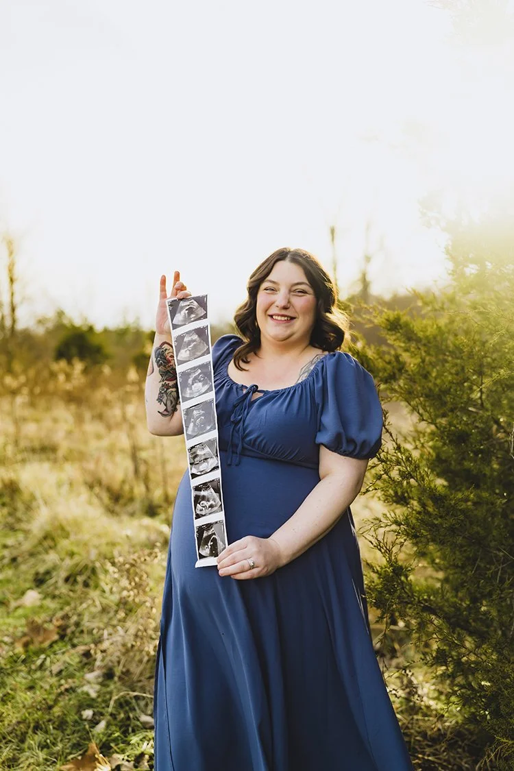 Indiana-Maternity-Photographer-LainiPhoto-Outdoor-Portraits_10.jpg