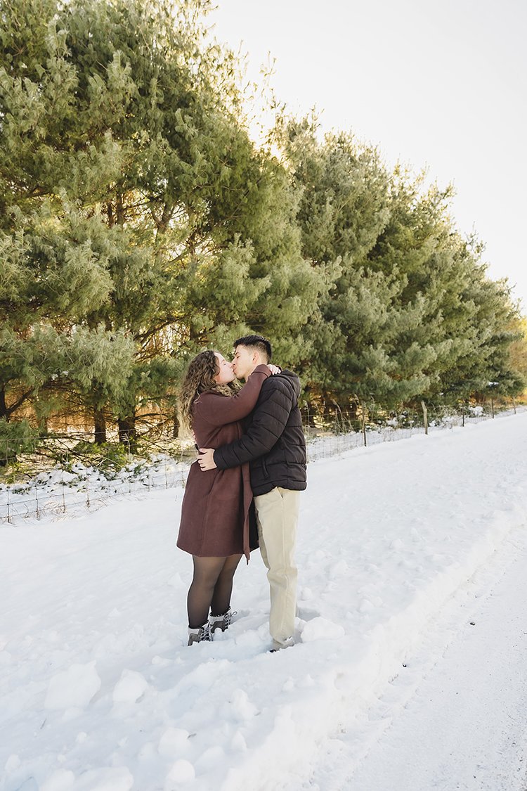 Indiana-Couple-Photographer_Midwest-Winter-Portraits_11.jpg