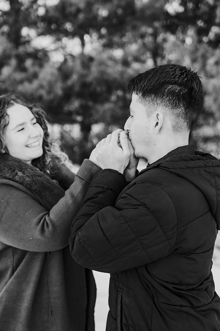 Indiana-Couple-Photographer_Midwest-Winter-Portraits_24.jpg