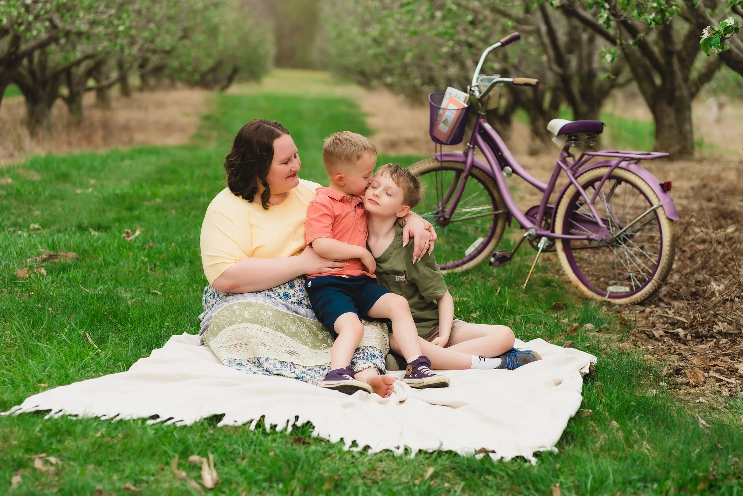Indiana-Spring-Motherhood-Mini-Sessions-LainiPhoto(58).jpg