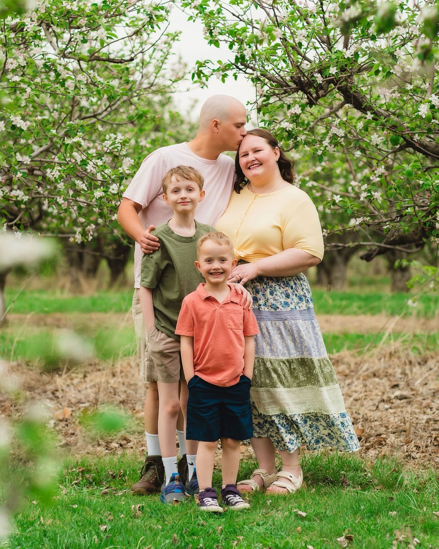 SUNDAY, APRIL 26 🌸✨

If you&rsquo;ve been thinking &ldquo;I need updated photos&rdquo;&hellip; this is your sign.

Because right now?
They still reach for your hand.
They still fit on your hip.
They still look at you like you&rsquo;re their whole wo