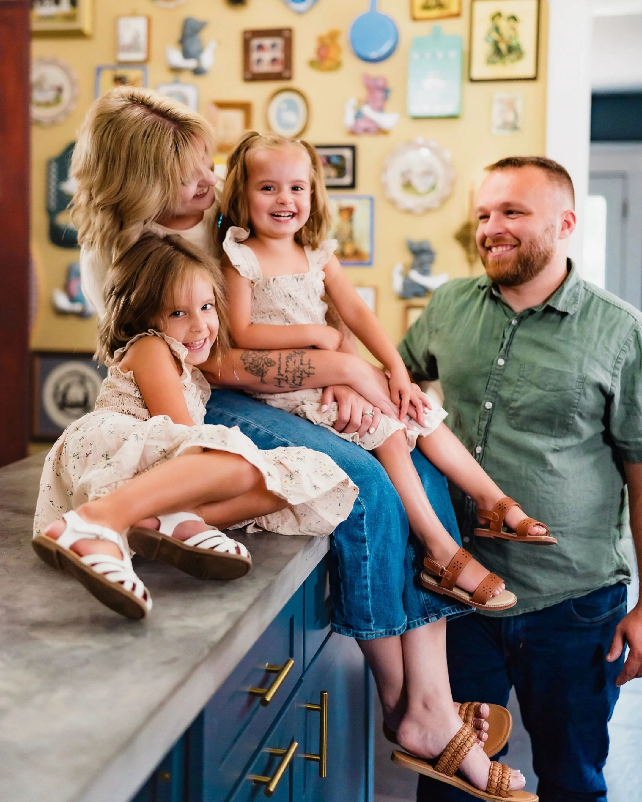 Home isn&rsquo;t just where you live, it&rsquo;s where your family&rsquo;s story unfolds 📖

This in-home session was all about documenting a normal afternoon together, in the place where they&rsquo;ll make the most memories. Someday, these photos wo