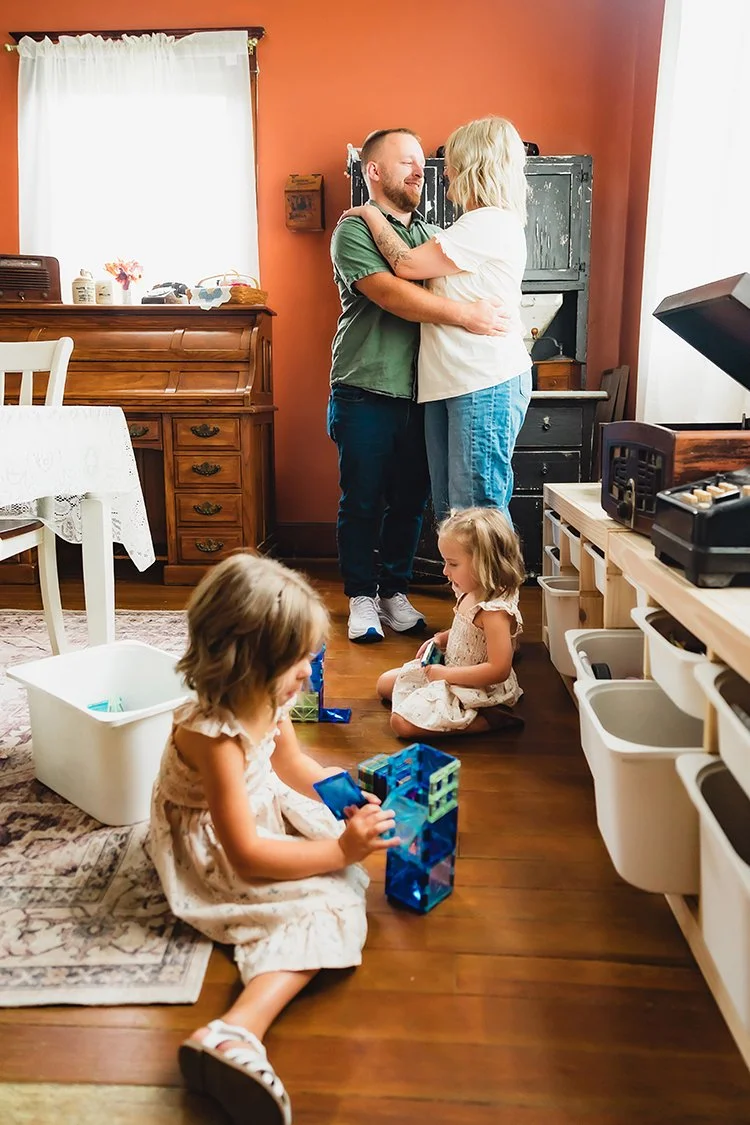 M-in-home-family-photos_LainiPhoto- (15).jpg