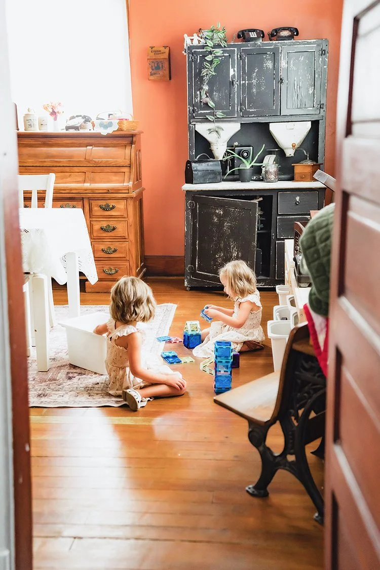 M-in-home-family-photos_LainiPhoto- (20).jpg