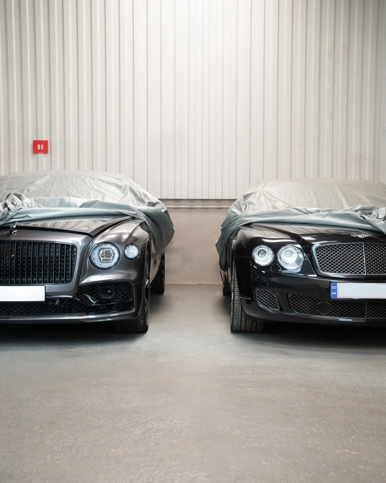 Nearly 15 years apart, but sharing the same bloodline, with this pair of Bentley flying spurs.

Cared for by @acornclassicautomotive 

 #carstorage #vehiclelogistics #carcare #petrolhead #carphotography #drivetastefully #sportcars #supercar #luxuryca