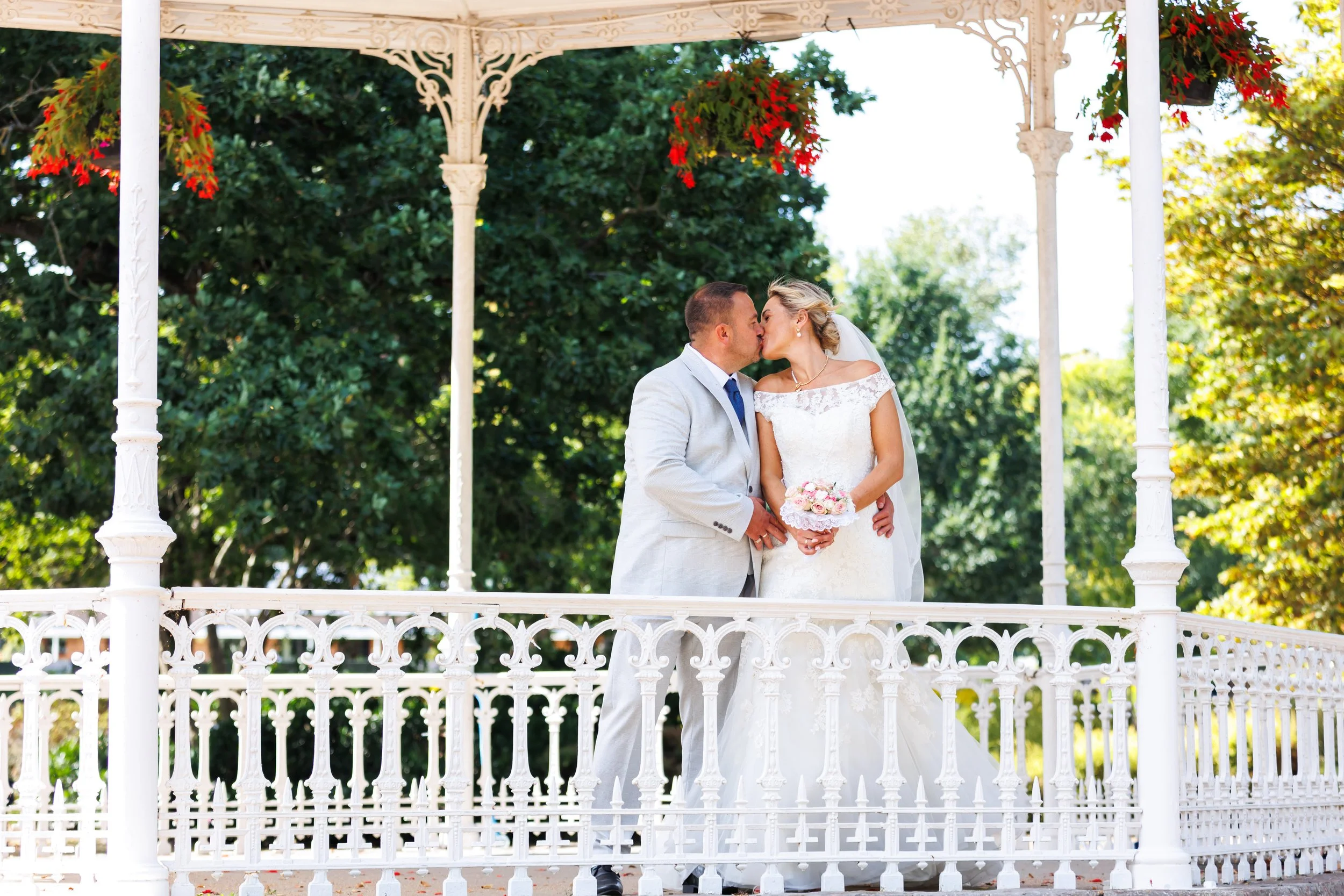 wedding-photography-taunton-somerset-photoshoot-registry-office-vivary-park-photographer-12.jpg