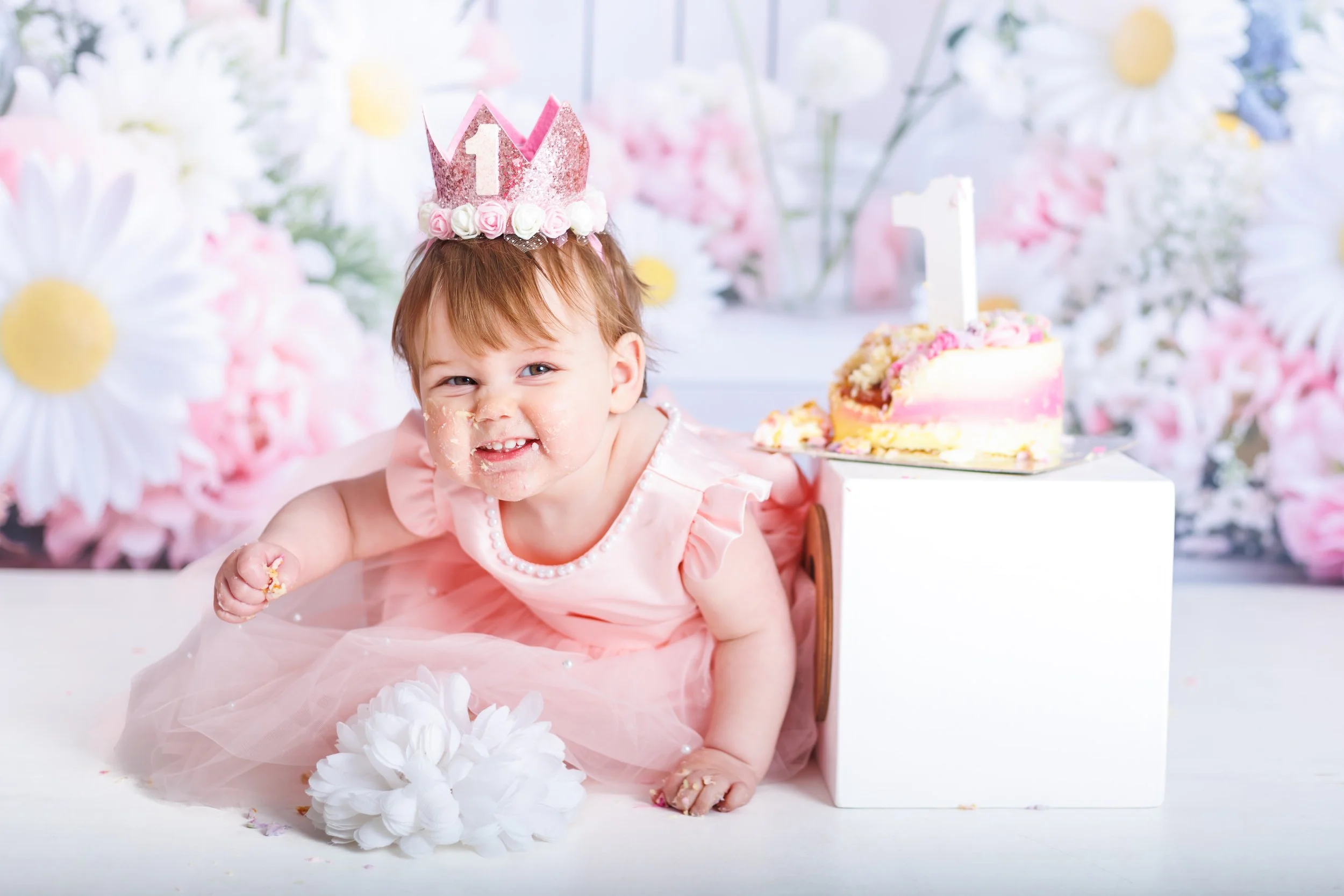cake-smash-birthday-studio-bridgwater-baby-photographer-7.jpg