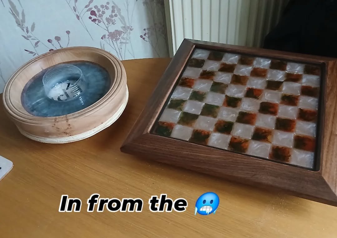 Wow its cold. 

Almost the last resin pieces of the year had to be brought into the house to cure properly.  Maintaining the heat in the workshop overnight at this time of the year is almost impossible. 

I've been asked to make a few mood lights for