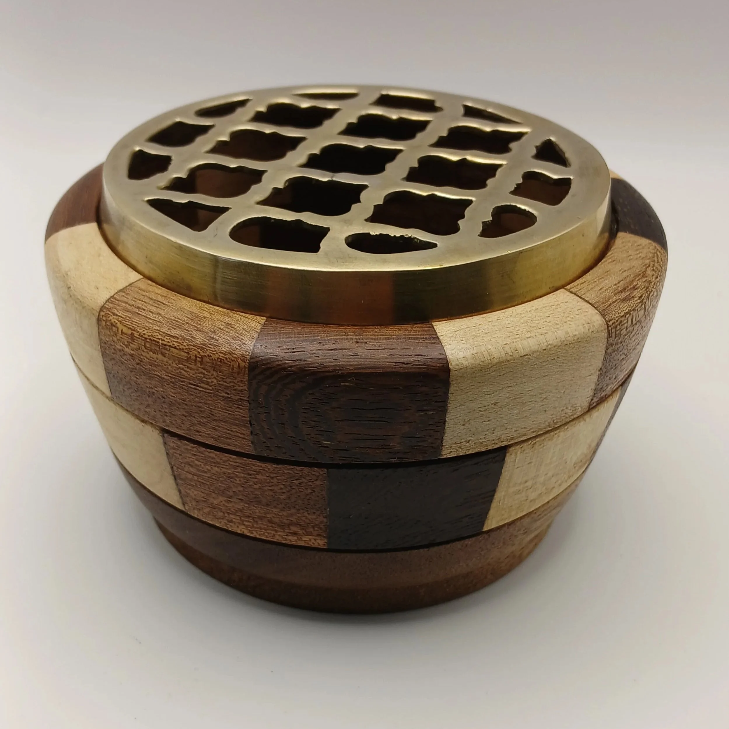 Brass topped dry flower bowl