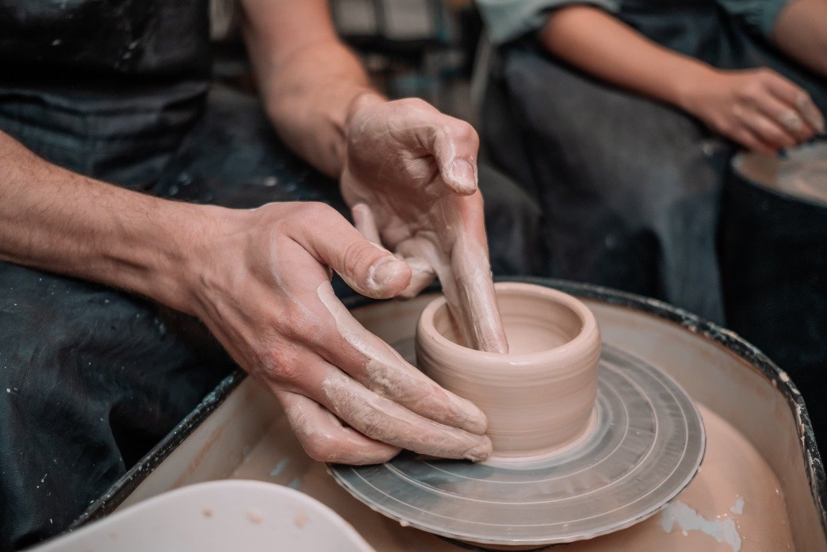 90 Min Pottery Wheel Throw Class - Creative Hands Art School