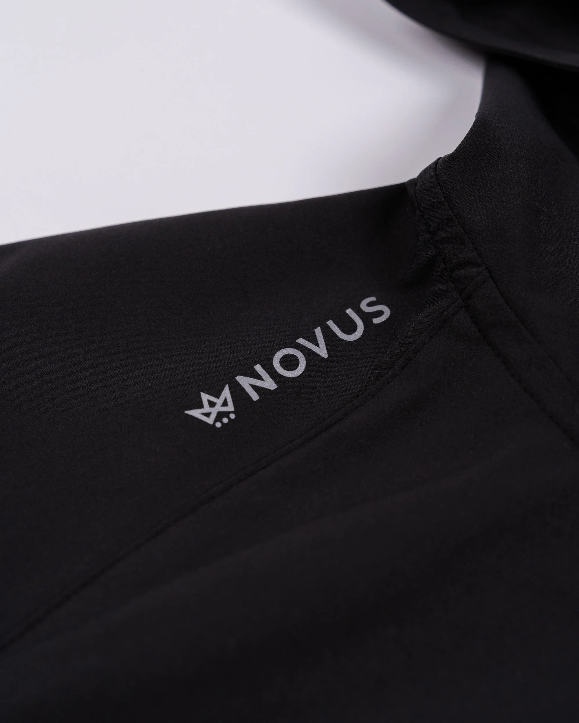 Women's Resilient Anorak - Onyx-2.jpg