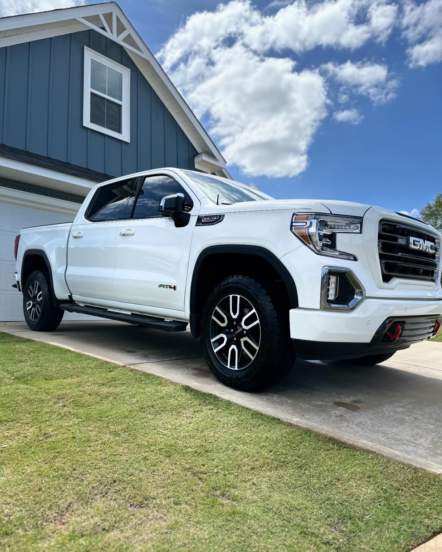 Happy Monday!  Today I got Mrs. Jackson&rsquo;s beautiful truck/office/mom mobile cleaned up and dialed in for her.  Looking to buy a home reach out to her @brittjacksonrealtor

  2020 GMC Sierra 1500 AT4 

✅ ECCD Stage 2 Interior

✅ ECCD Decon Wash 