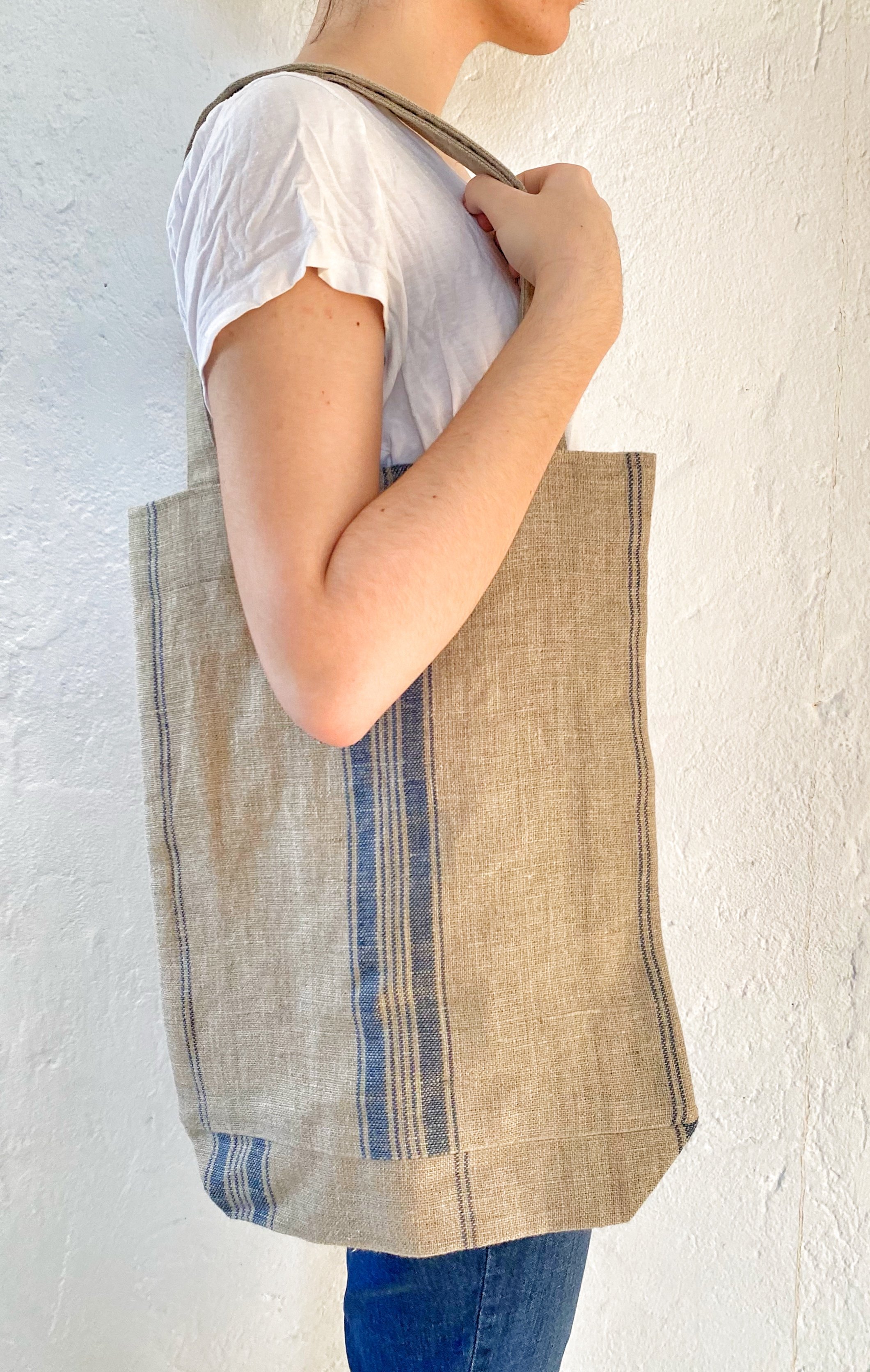 Jiya-sml-blue-tote.jpg