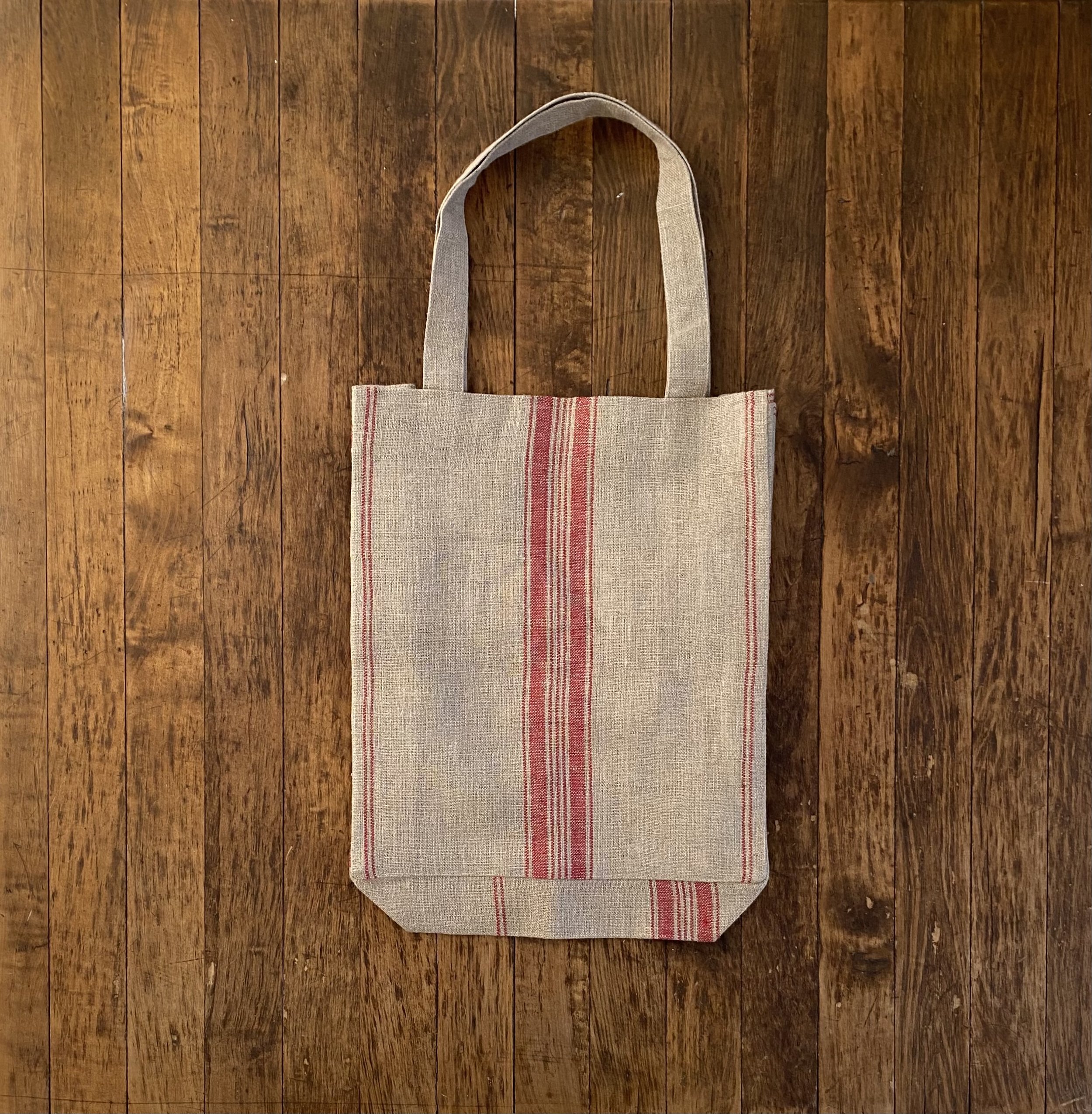Jiya-sml-red-tote-flat.jpg