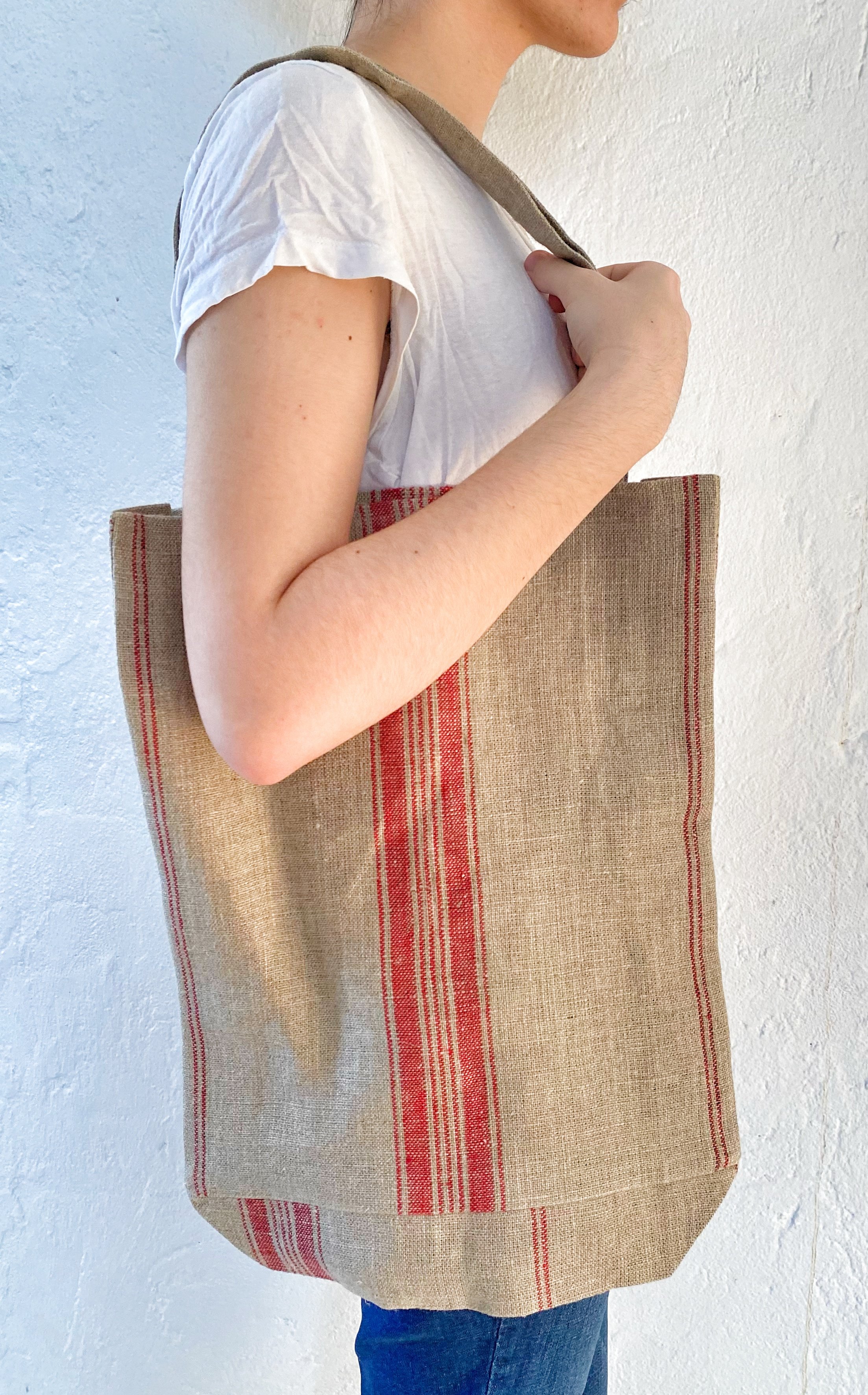 Jiya-sml-red-tote.jpg