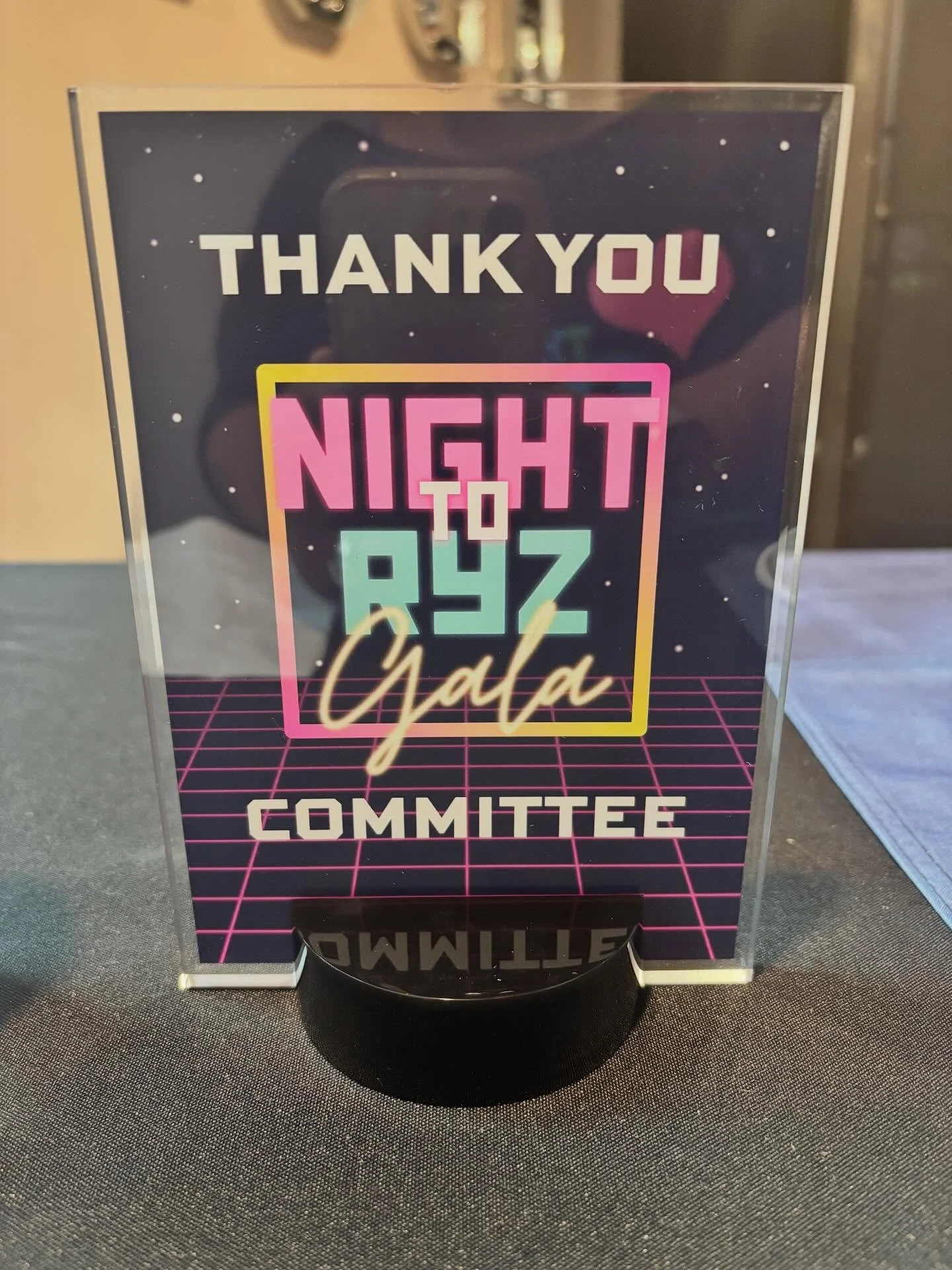 What an unforgettable night at the @ryzabovefitness Gala! 💙 I had such an amazing time working on the committee and supporting this incredible nonprofit. The 80s theme was EVERYTHING!!!! From the music to the fashion, the vibe was unmatched! 🎶🕺🏽?