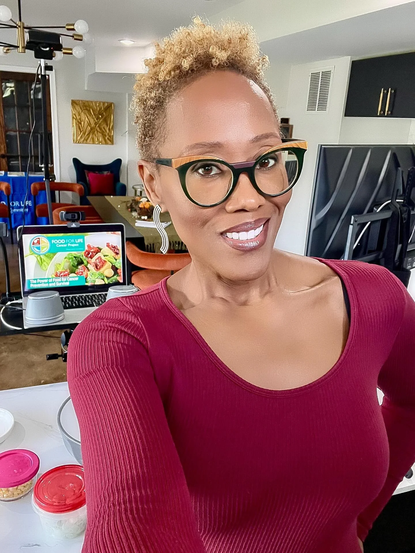 And just like that short and sassy! 😉 A little camera ready selfie fun before teaching week one of The Cancer Project! Full recap coming tomorrow. Great first class! ￼🙌🏾🙏🏾❤️🌱