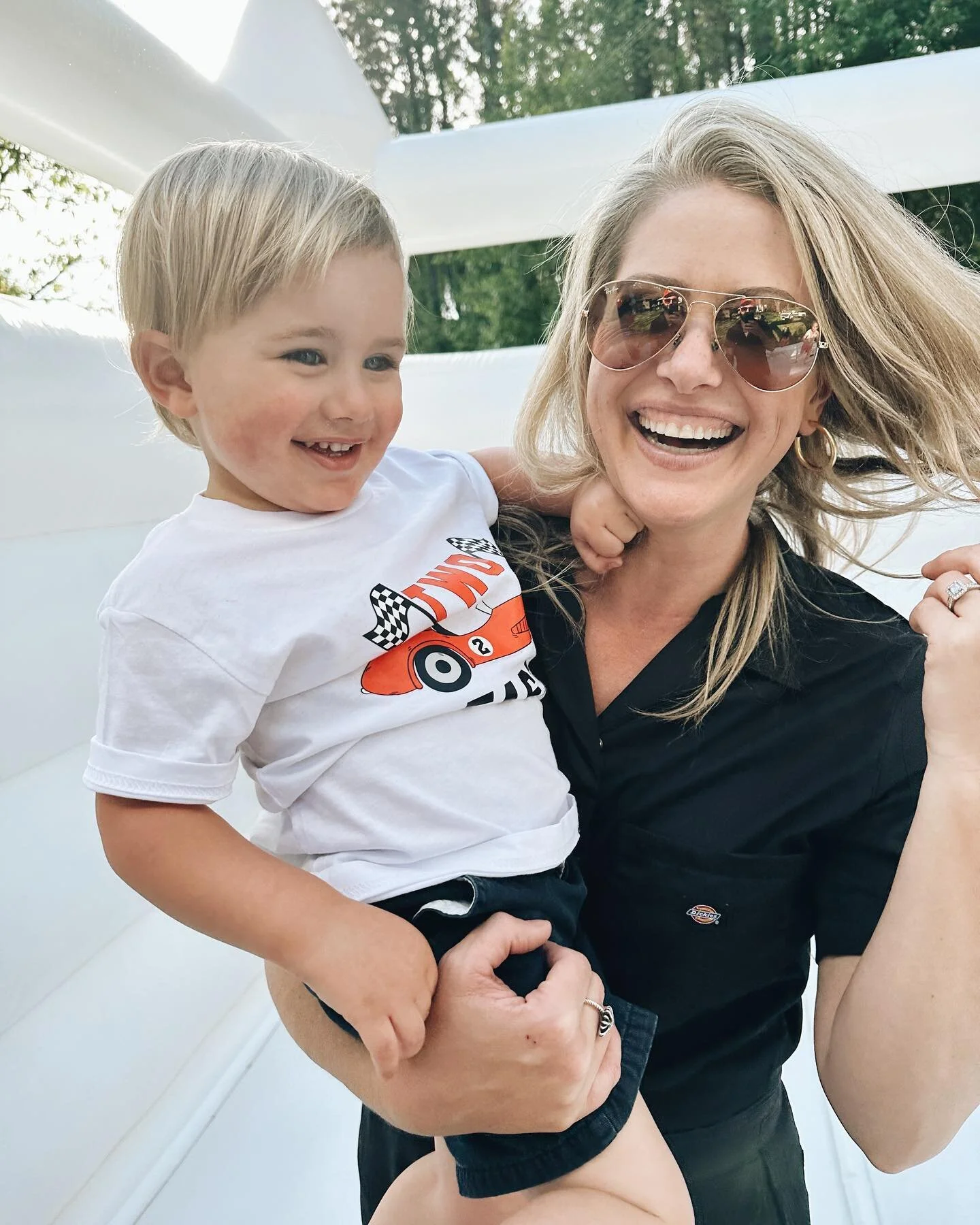 Bounce house fun with our favorite boy!!!

.
.

#whitebouncehouse #whitebouncycastle #whitebouncecastle