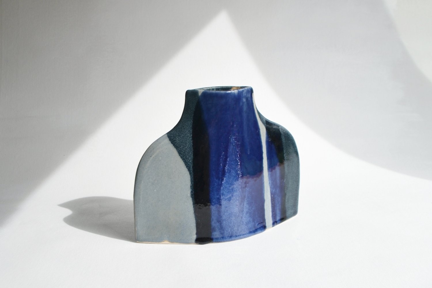 XL Shoulder vase.jpg