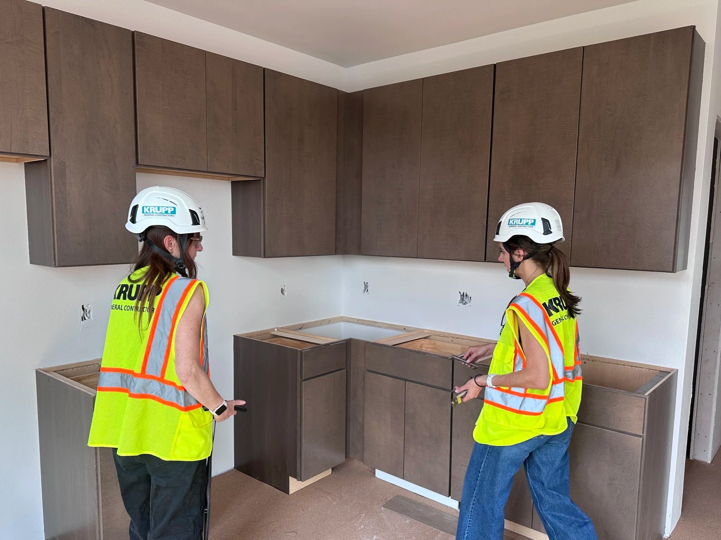 07.28.2026 - Cabinet installation has begun at Luna (B1)