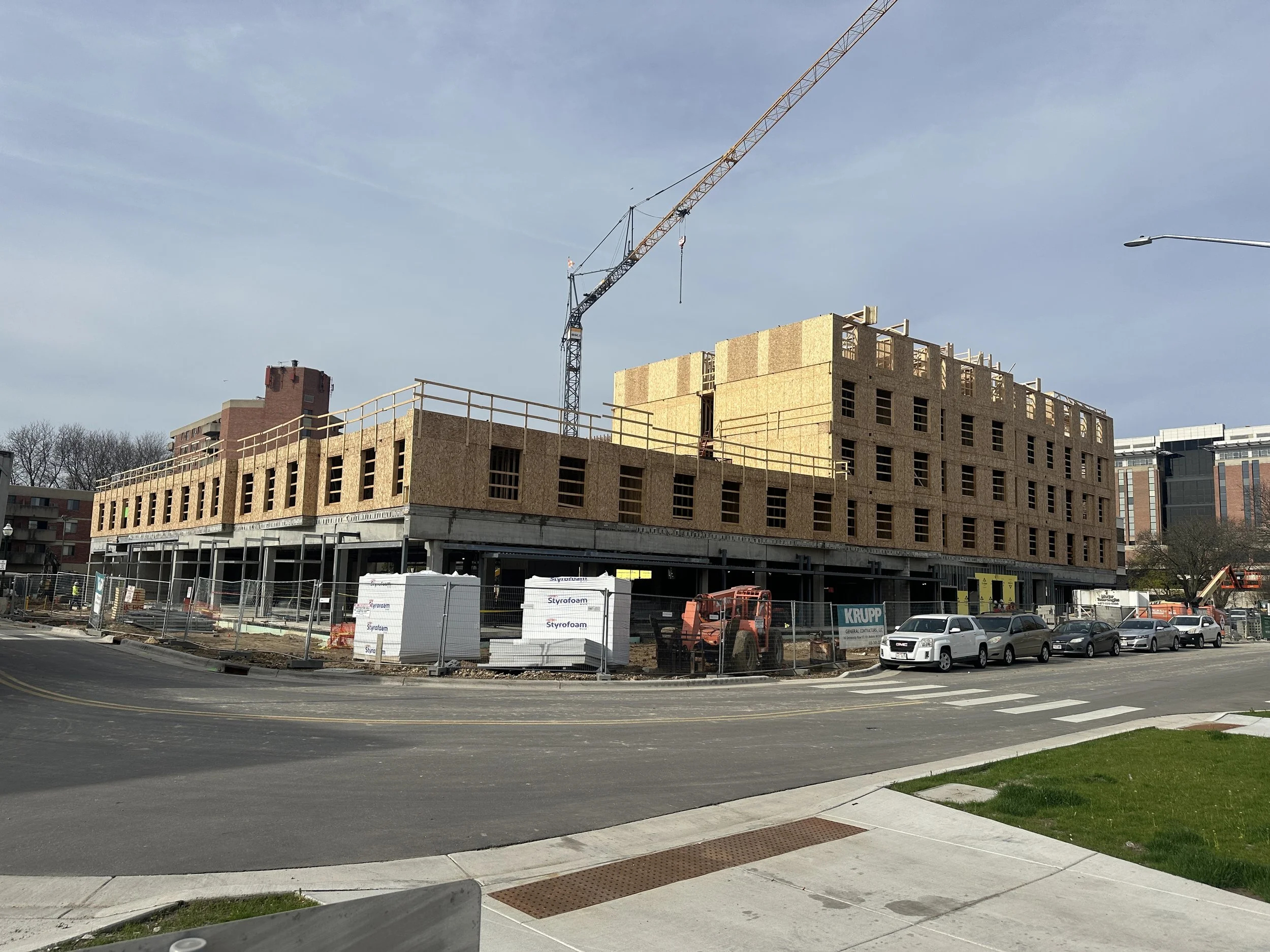04.17.2026 - Framing reaches the 5th floor of the west side of Luna (B1.) Framing on the east side of the building will soon match the same height.