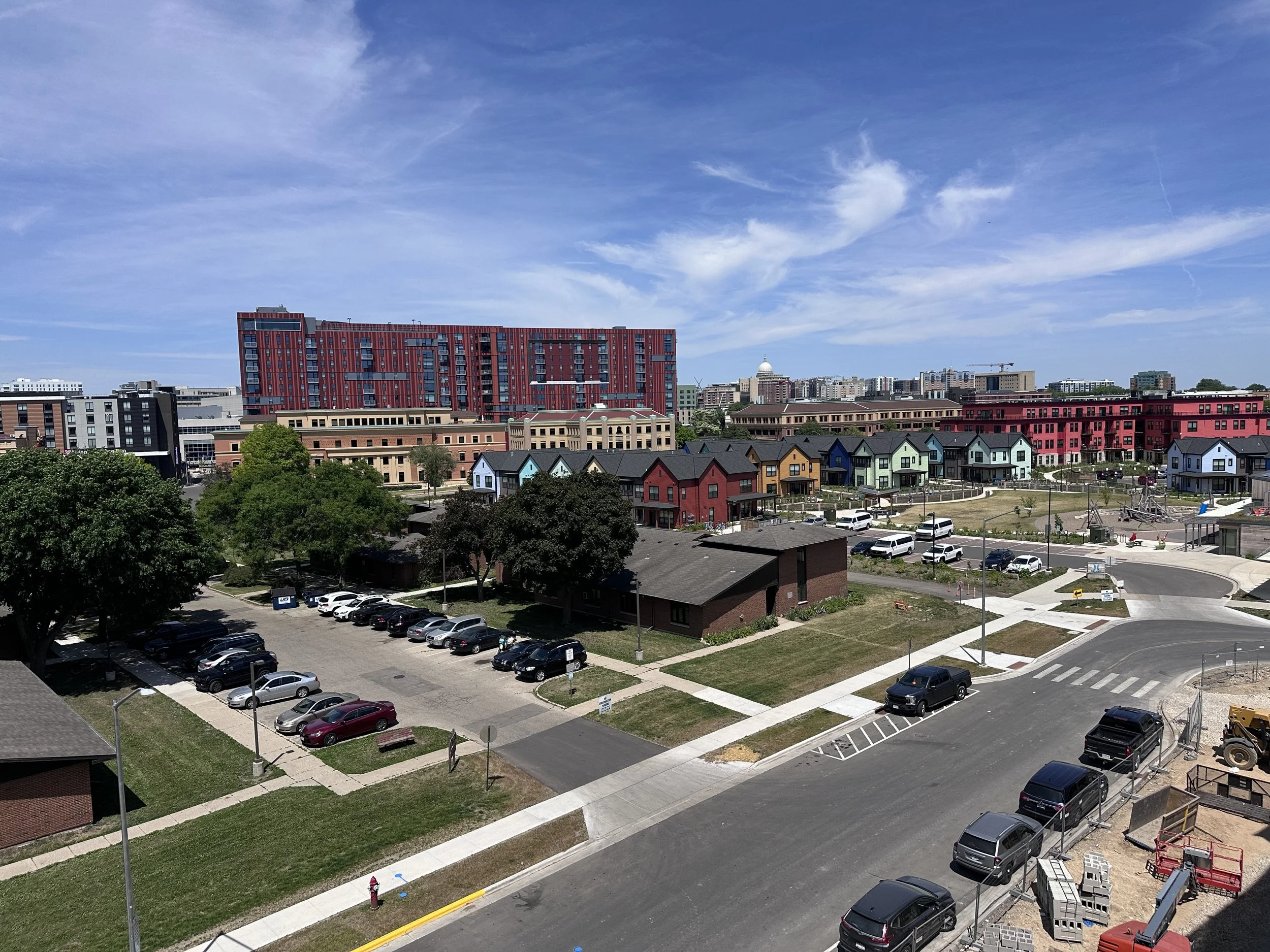 06.04.2026 - The view from the 5th floor hallway window at Luna/B1.