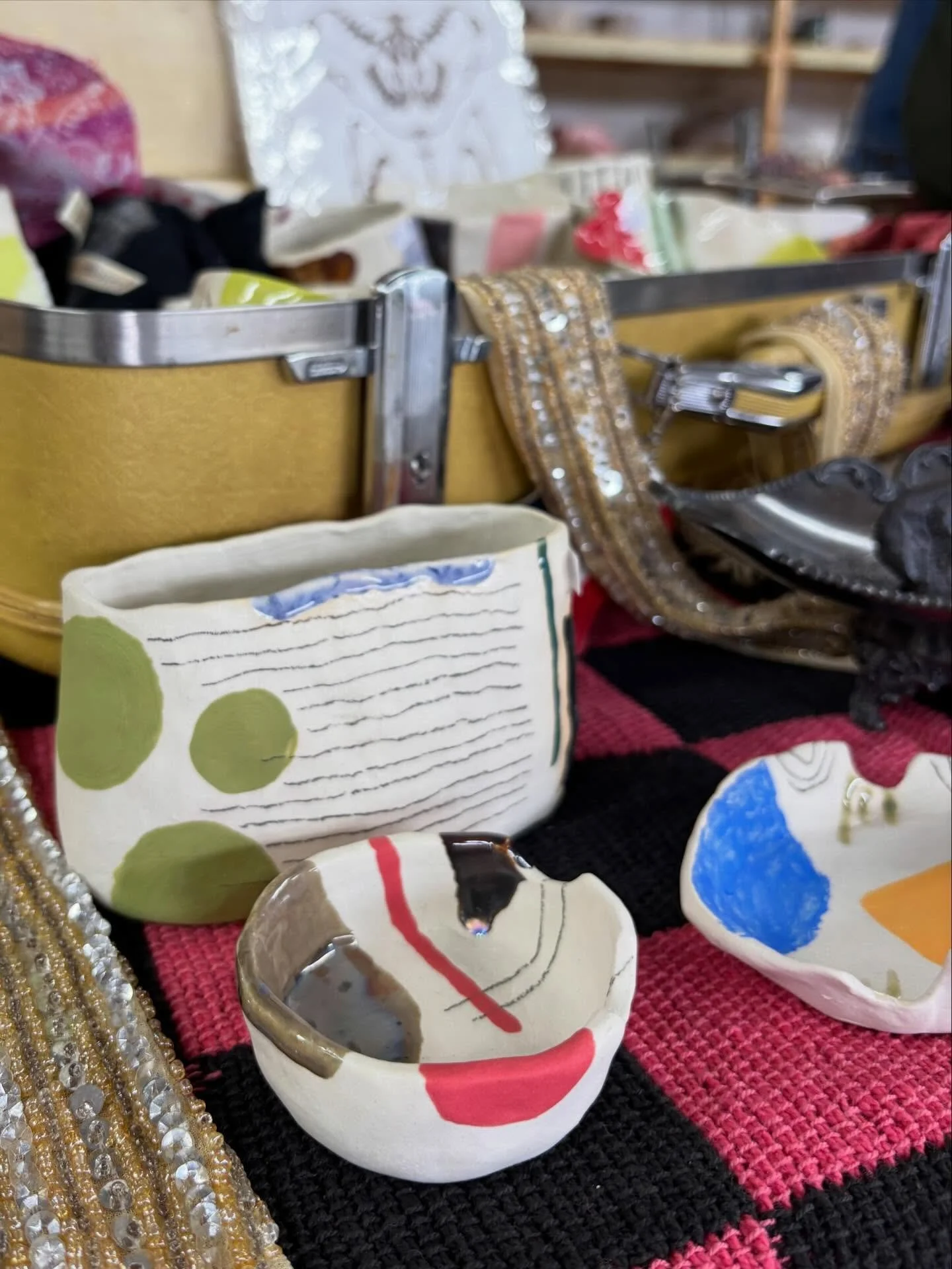 49th Annual Holiday Show and Market happening right noww! Shop local this holiday season, support artists and give wayyyy cooler gifts this year. Get your arse down here 806 McPhaul St. ✌🏼❤️🏺