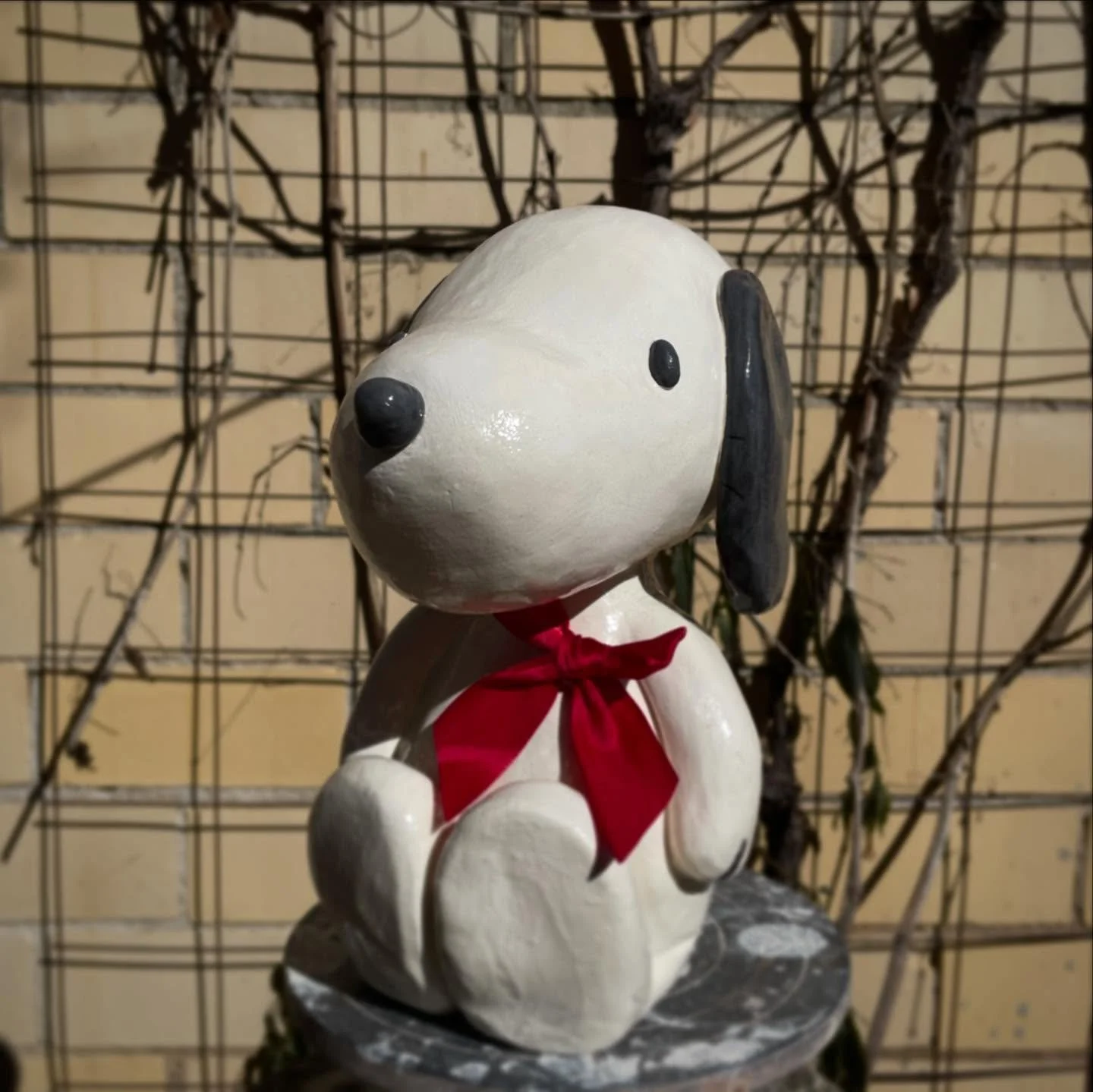 Need something cute for your timeline?🥹🥹🥹 Lil Snoopy the Dog sculpture commissioned by one of our wonderful clients a couple Christmas&rsquo;s ago! 
Always feel free to send us an email to inquire, our artists love to take commissions when they ca