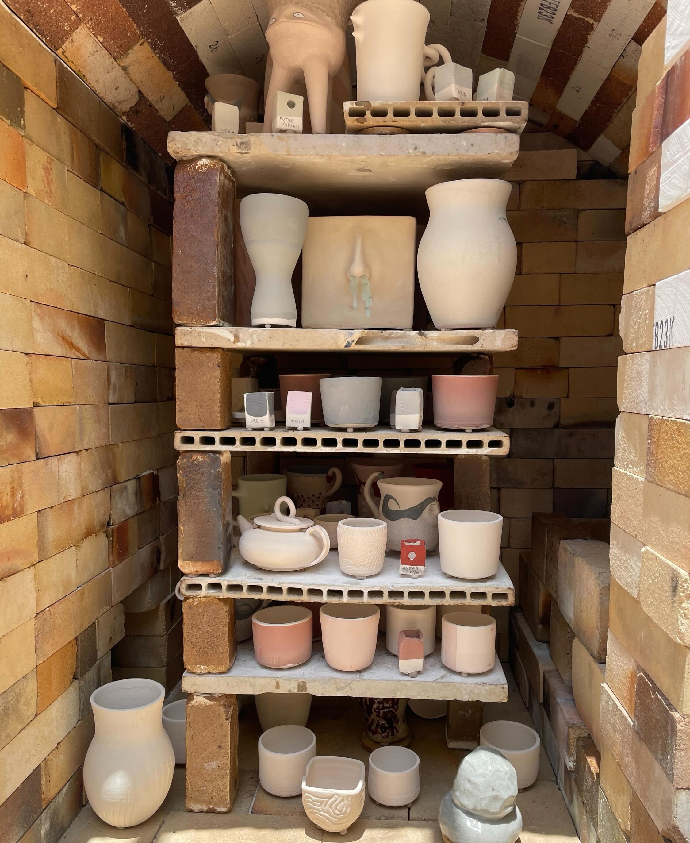 Swipe to see the progress(&amp; fun) of @et.al.pottery soda kiln building class! We can&rsquo;t wait to see the results of the first firing! 🤩✨