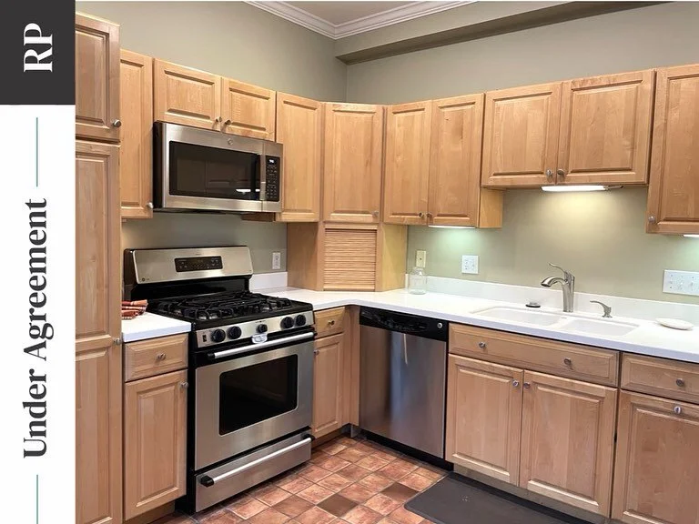 Under Agreement ✍️ 72 Central Street, Unit 2 &middot; Somerville

Excited for our buyers who got this fantastic 2 bedroom condo under contract!

📍 72 Central Street, Unit 2, Somerville
🏡 2 Bed | 1 Bath | 1,170 SqFt
🤝 Buyer&rsquo;s Agent:&nbsp;@sam